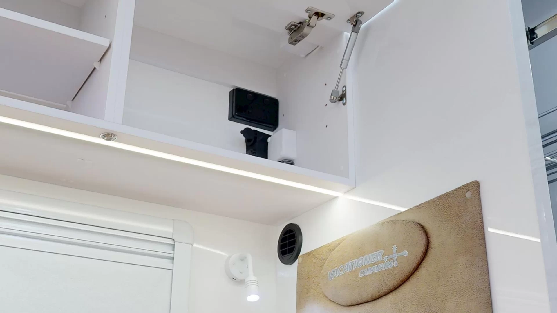 NEW 2026 VACATIONER CARAVANS ROUGH RIDER caravan