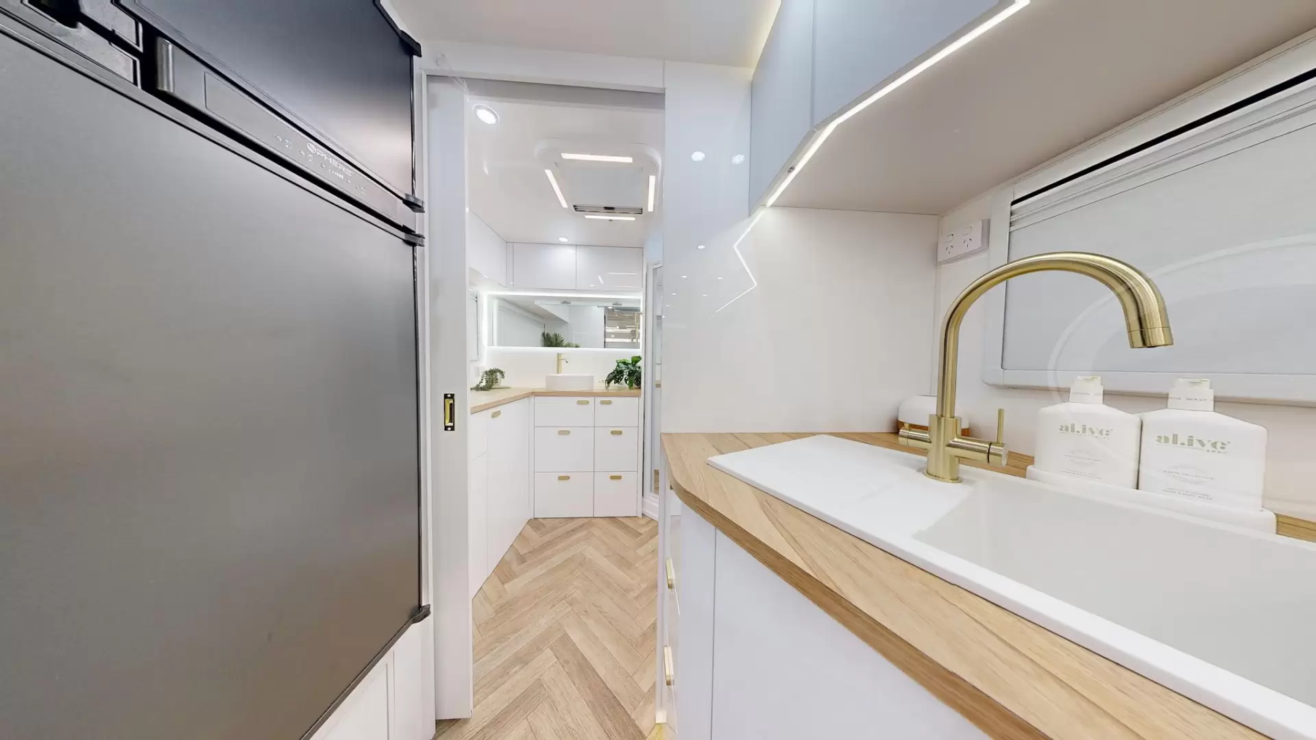 NEW 2026 VACATIONER CARAVANS ROUGH RIDER