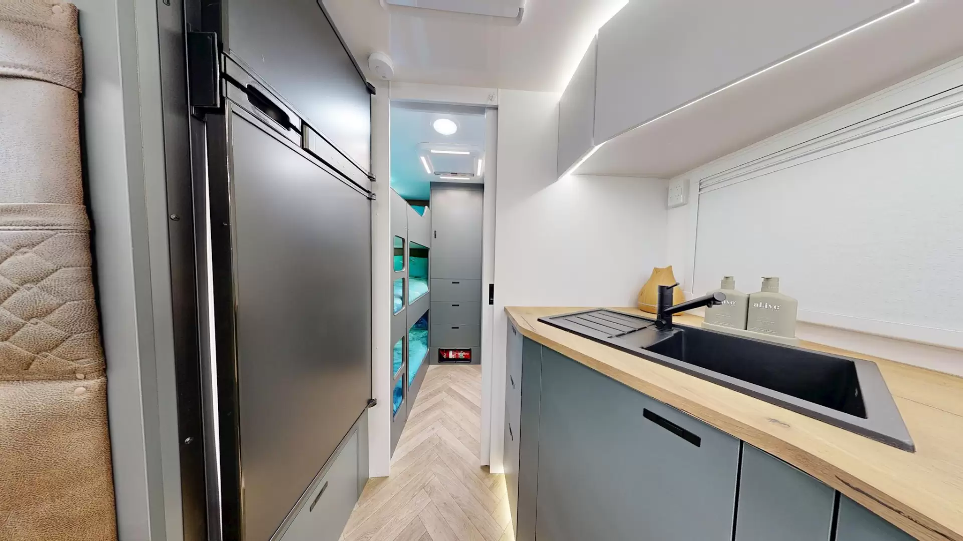 NEW 2026 VACATIONER CARAVANS ENDURA X