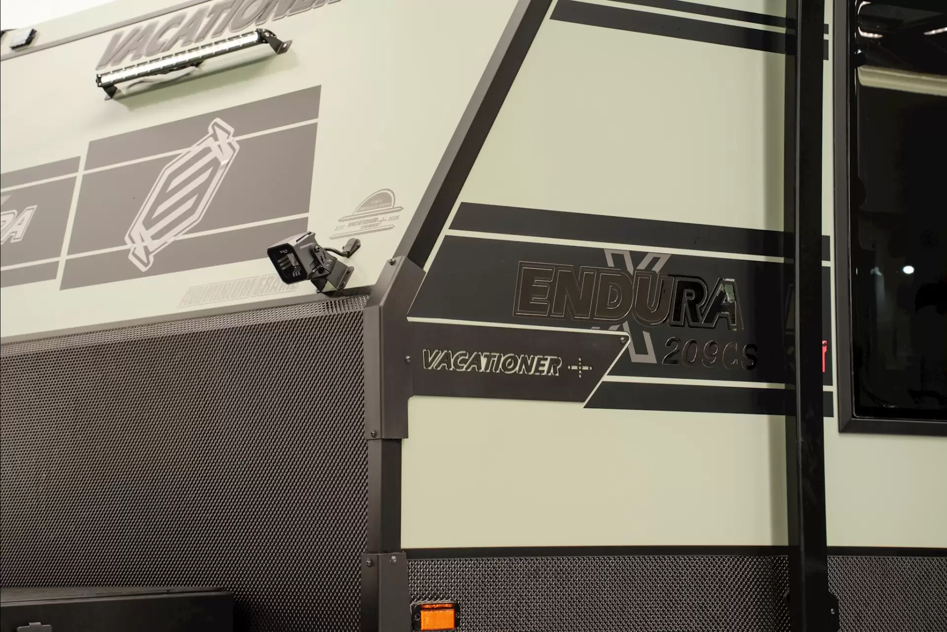 NEW 2026 VACATIONER CARAVANS ENDURA X