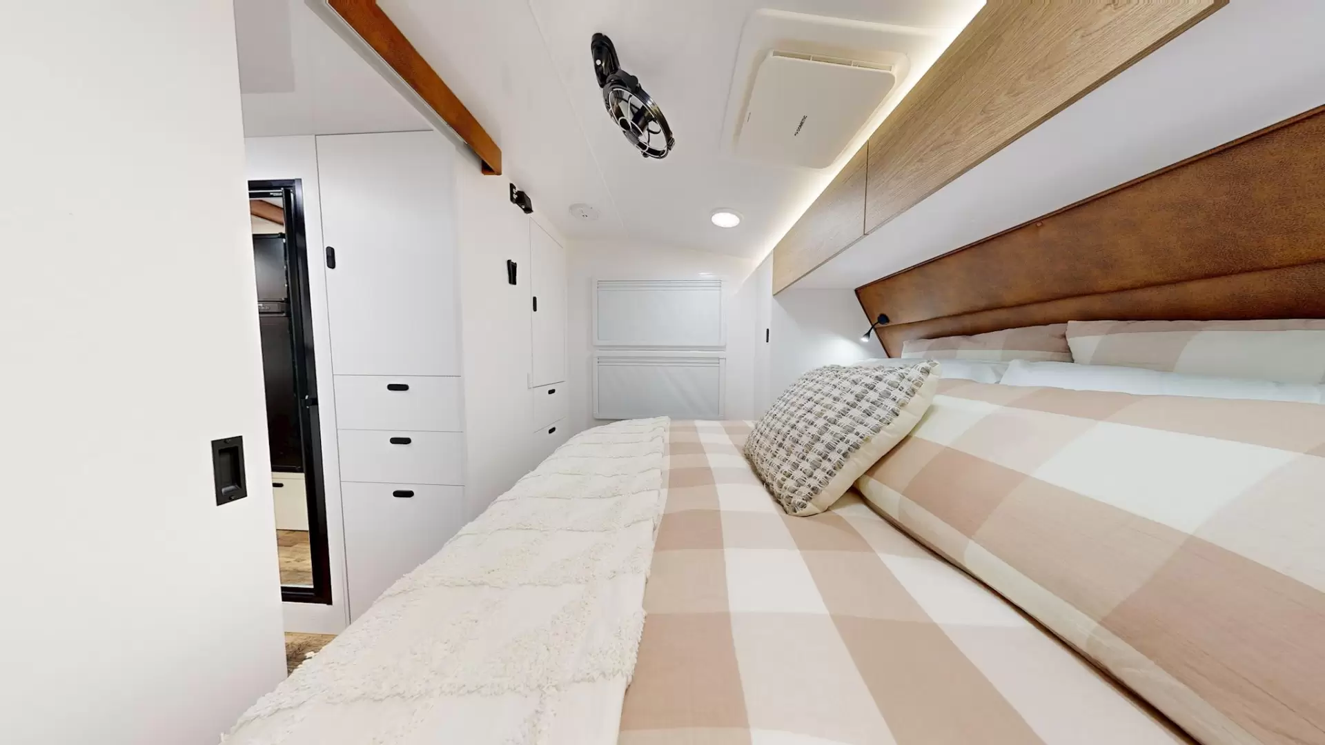 NEW 2026 OZVENTURE CARAVANS OV COMPOSITE