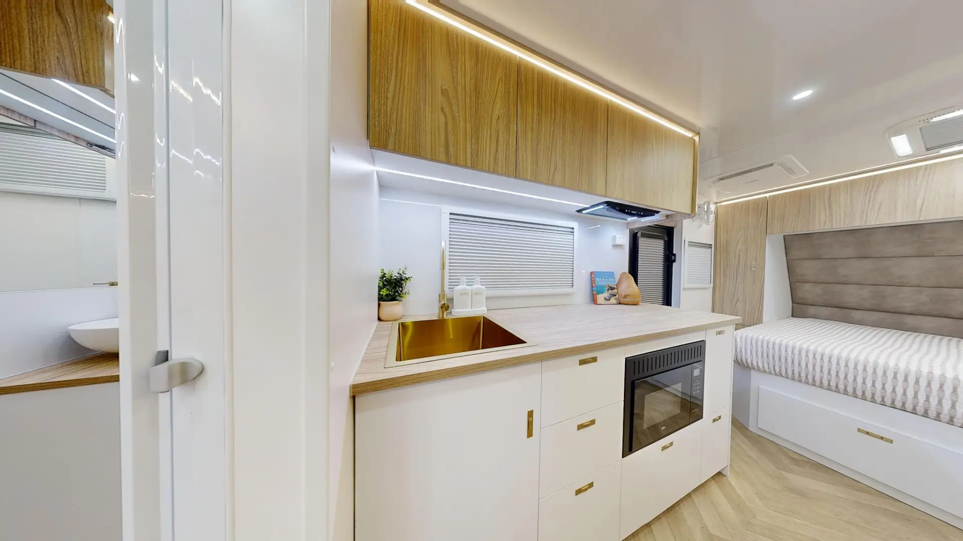 NEW 2026 ATLAS CARAVANS RVX