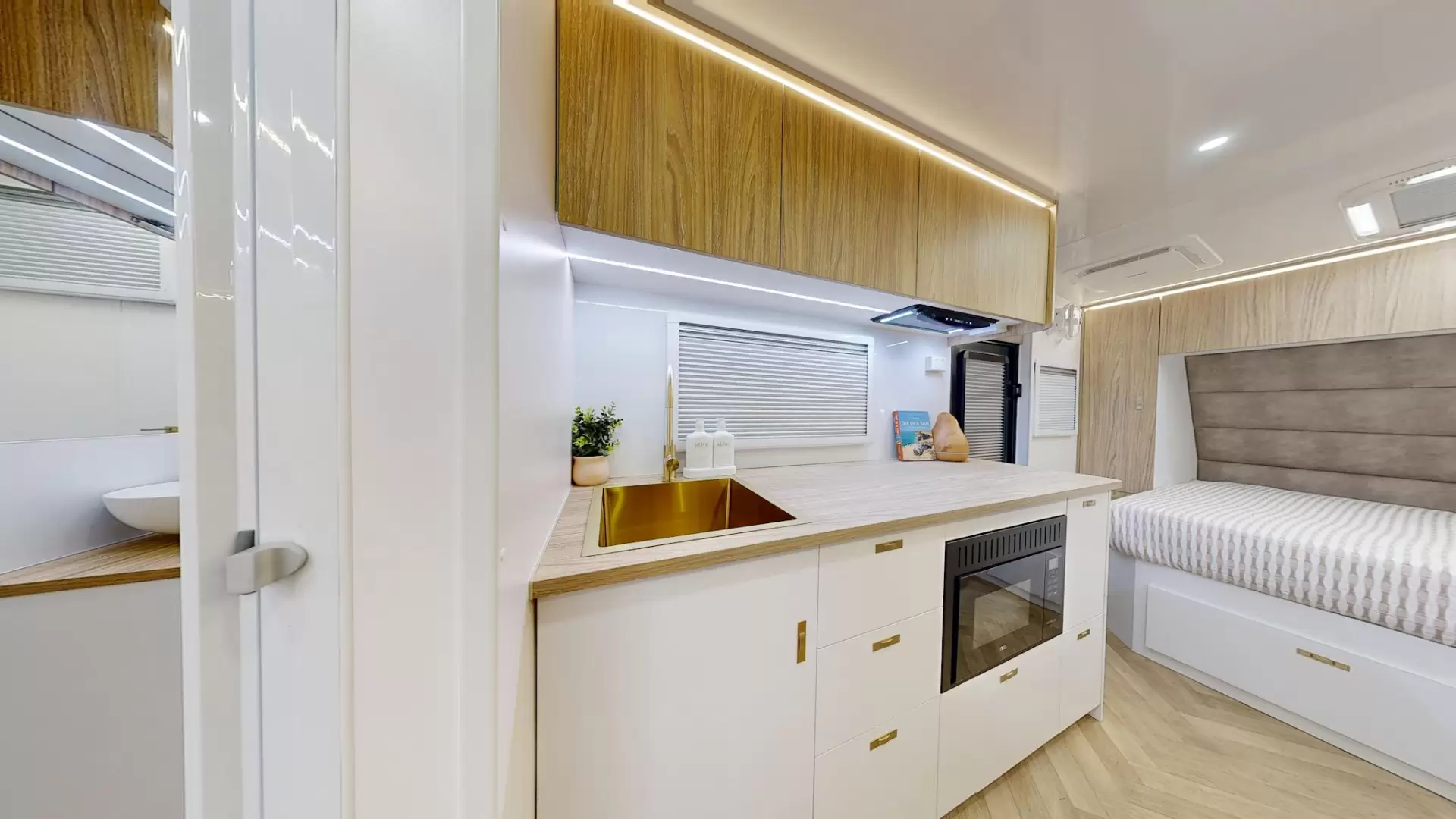 NEW 2026 ATLAS CARAVANS RVX