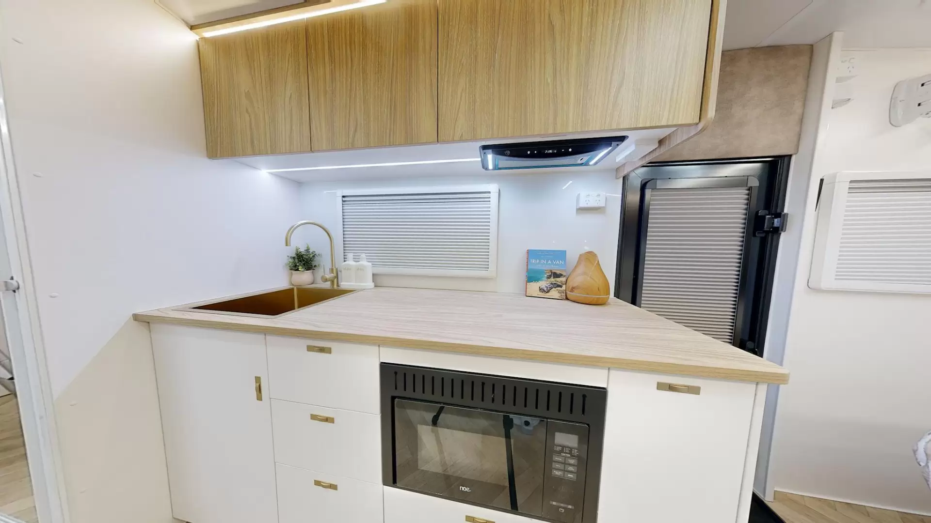 NEW 2026 ATLAS CARAVANS RVX