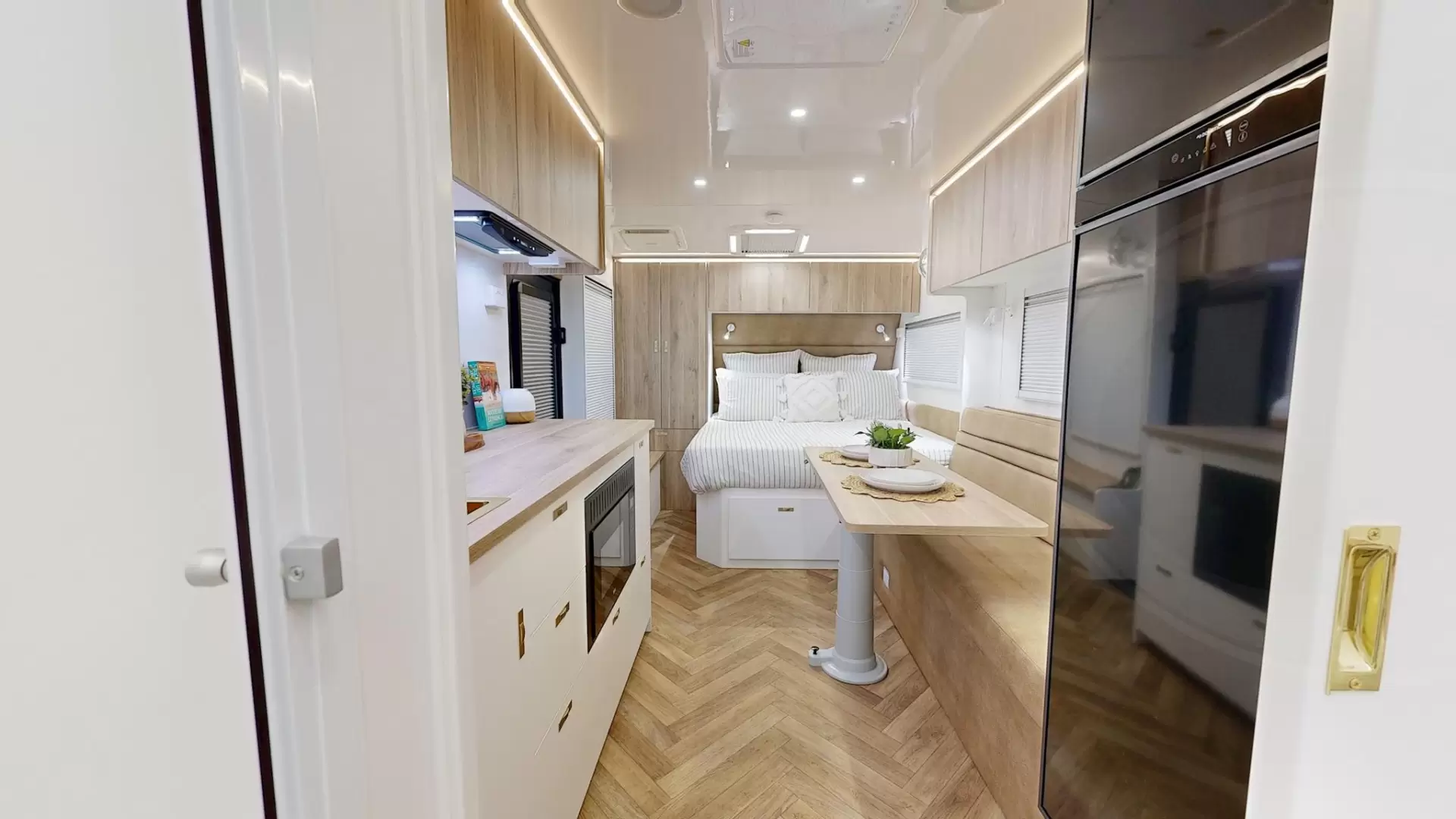 NEW 2026 ATLAS CARAVANS RVX