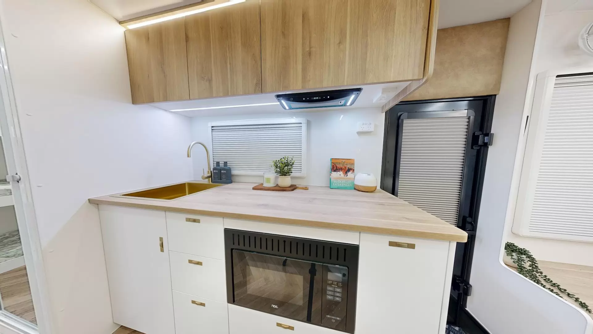NEW 2026 ATLAS CARAVANS RVX