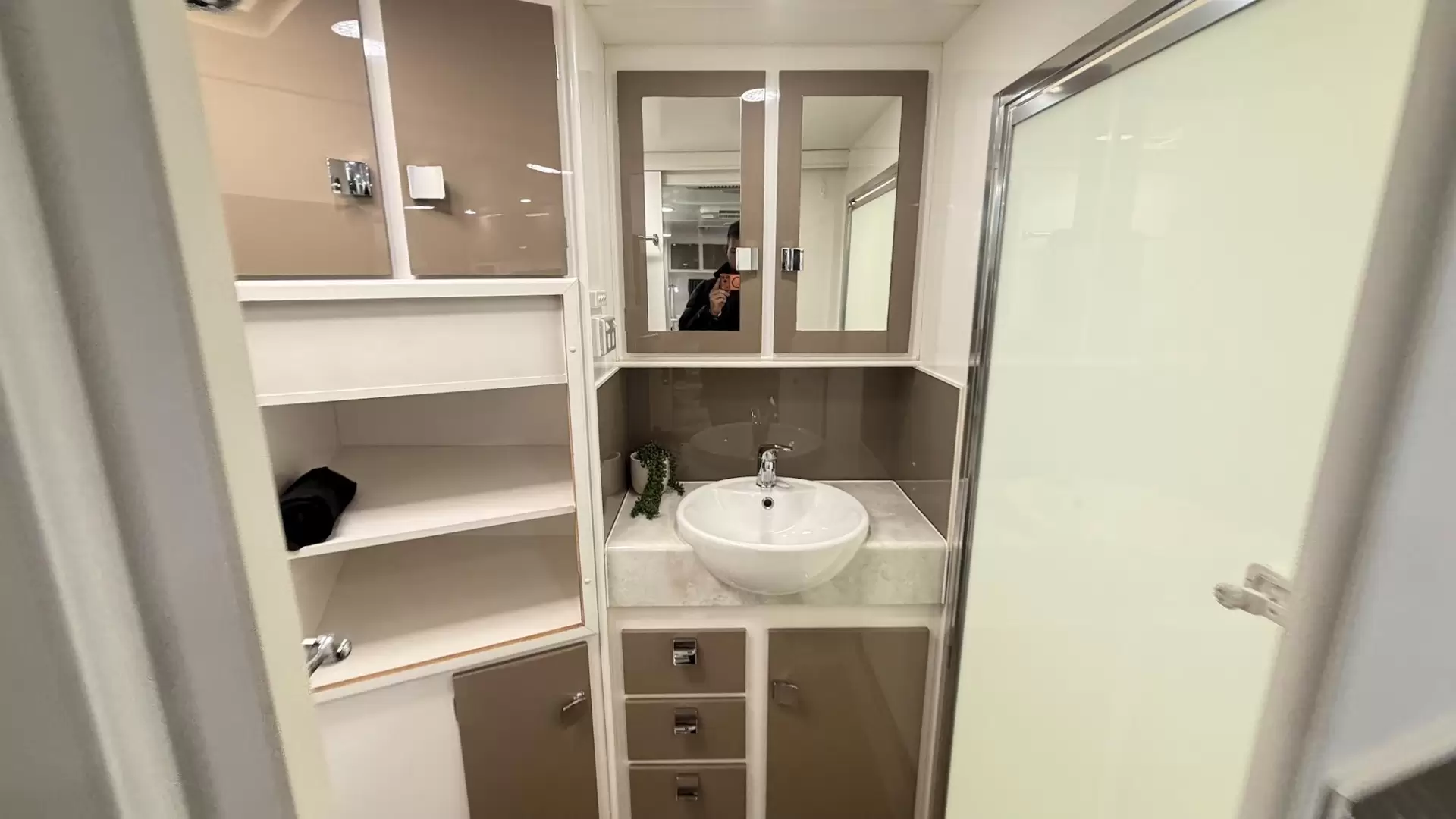 USED 2015 PARAMOUNT VOGUE