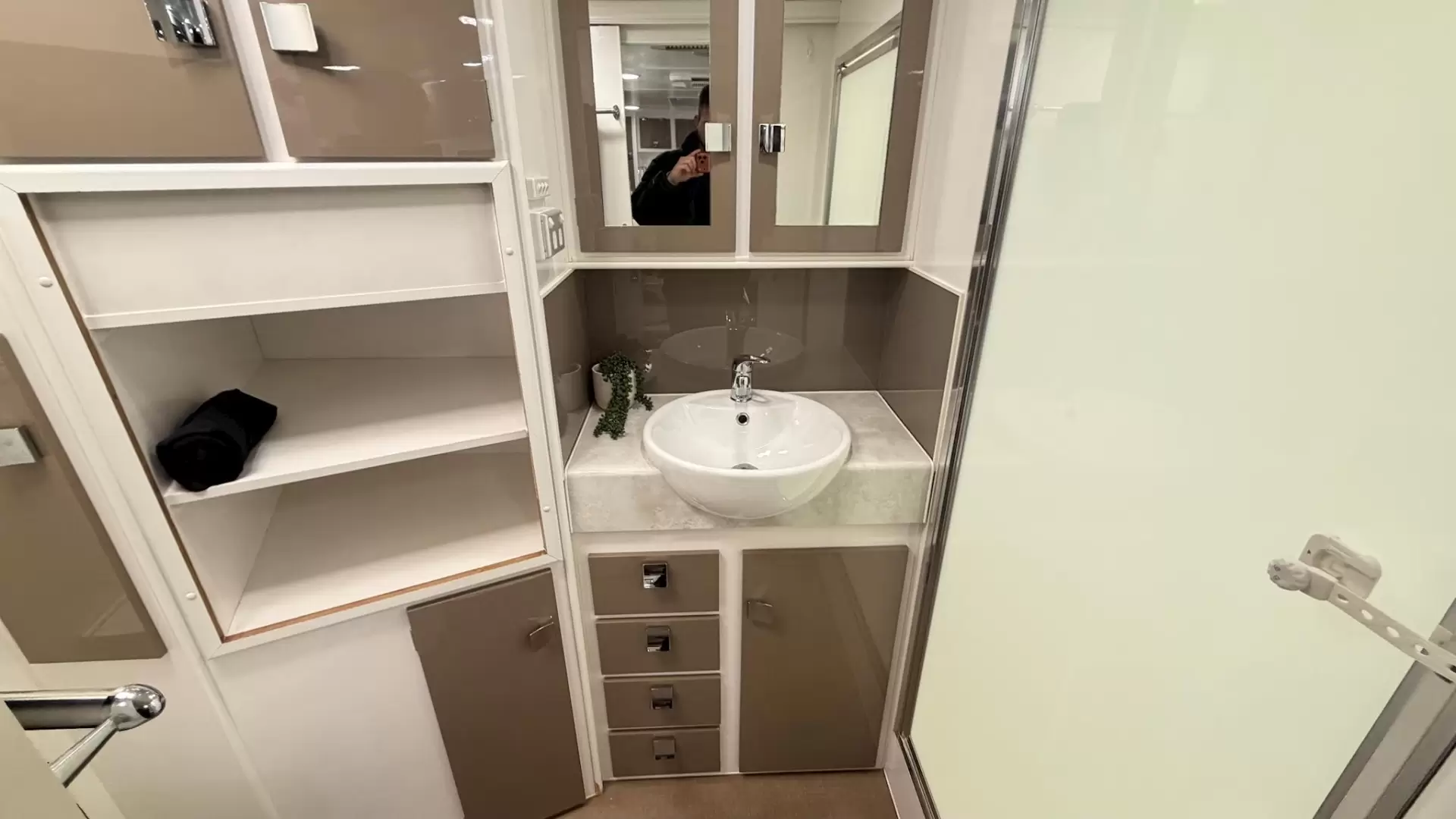 USED 2015 PARAMOUNT VOGUE