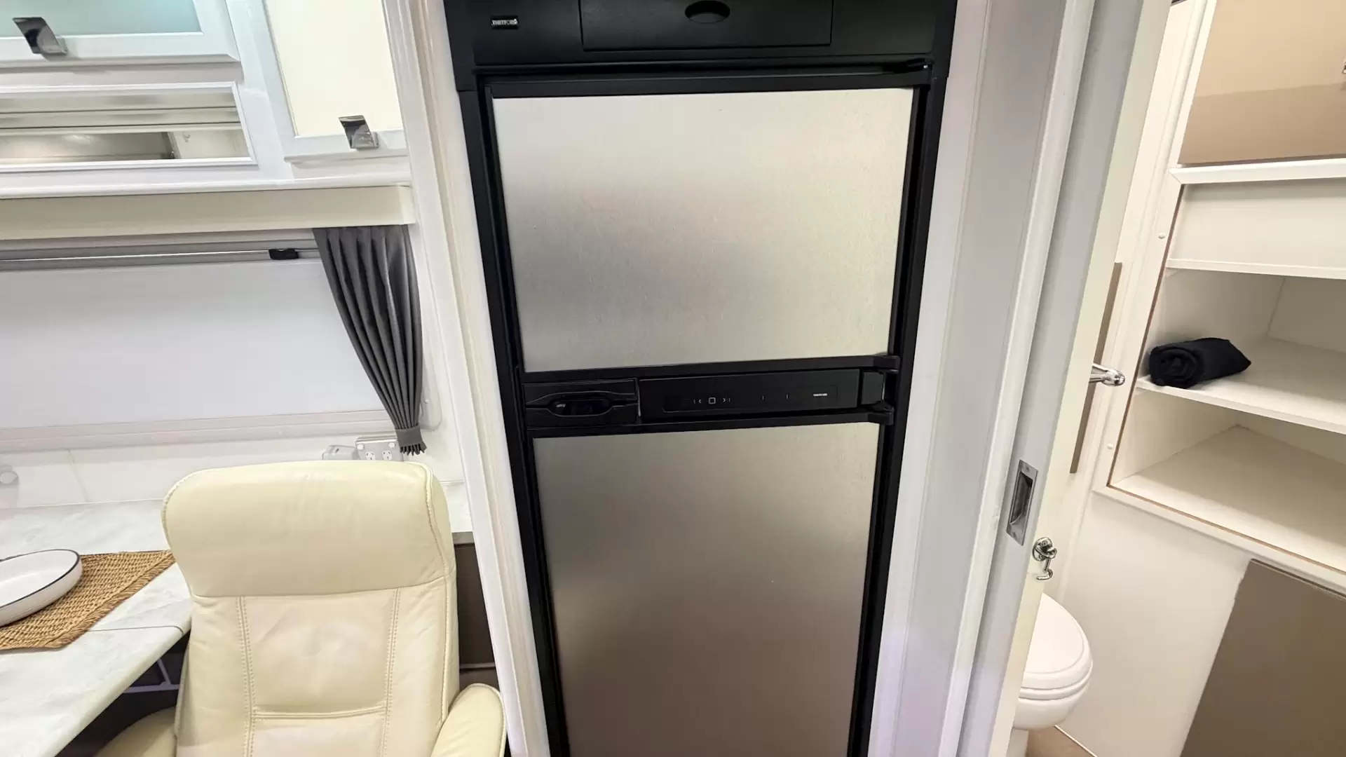 USED 2015 PARAMOUNT VOGUE