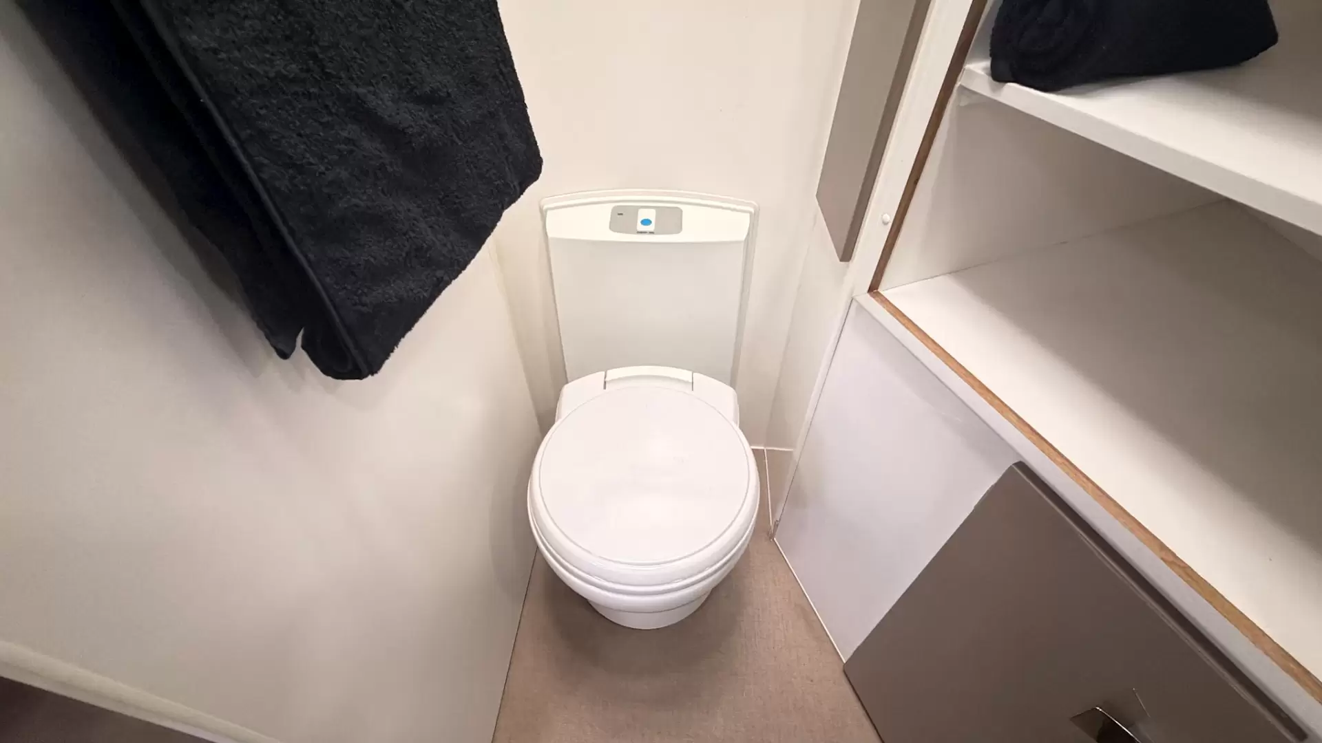 USED 2015 PARAMOUNT VOGUE