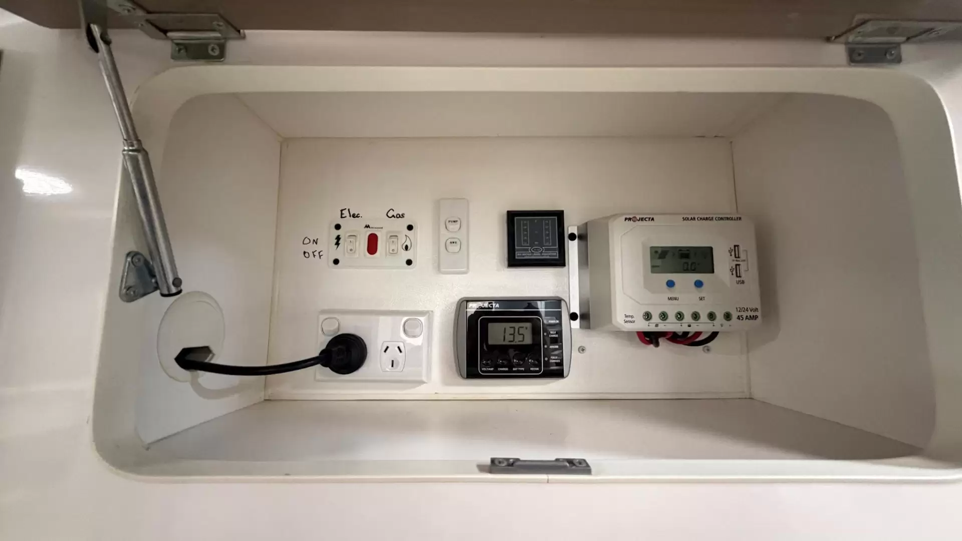 USED 2015 PARAMOUNT VOGUE