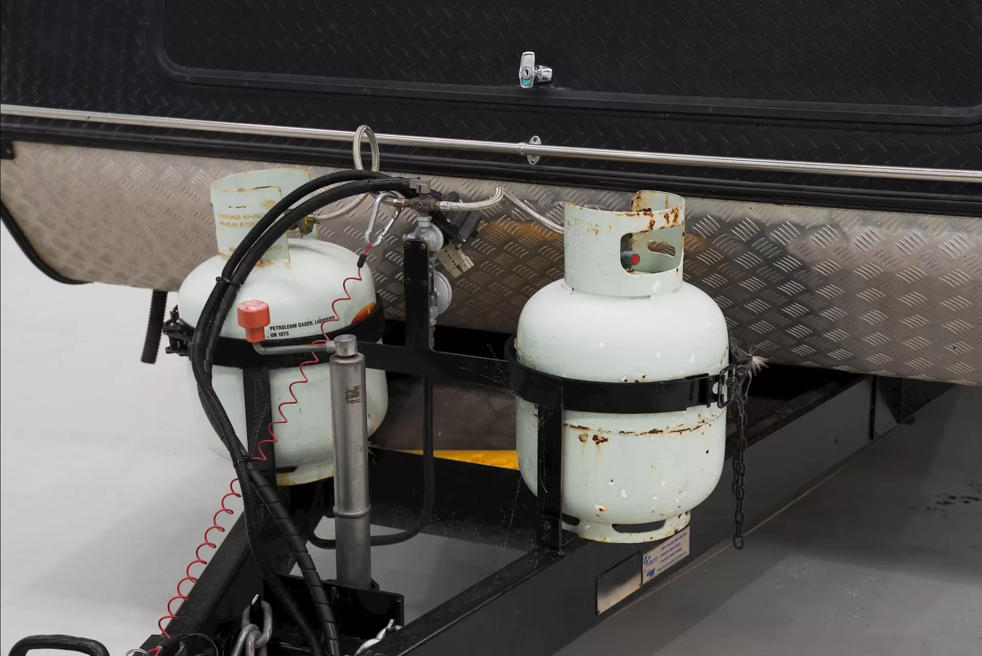 USED 2015 PARAMOUNT VOGUE