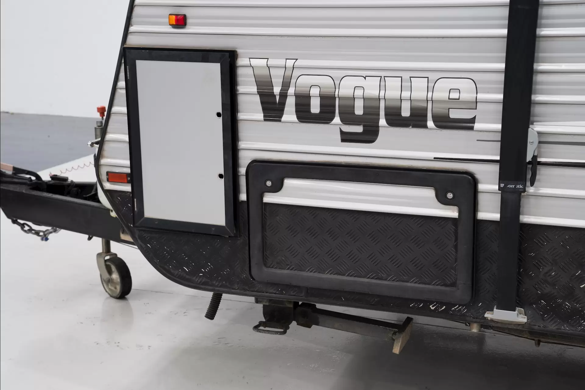 USED 2015 PARAMOUNT VOGUE