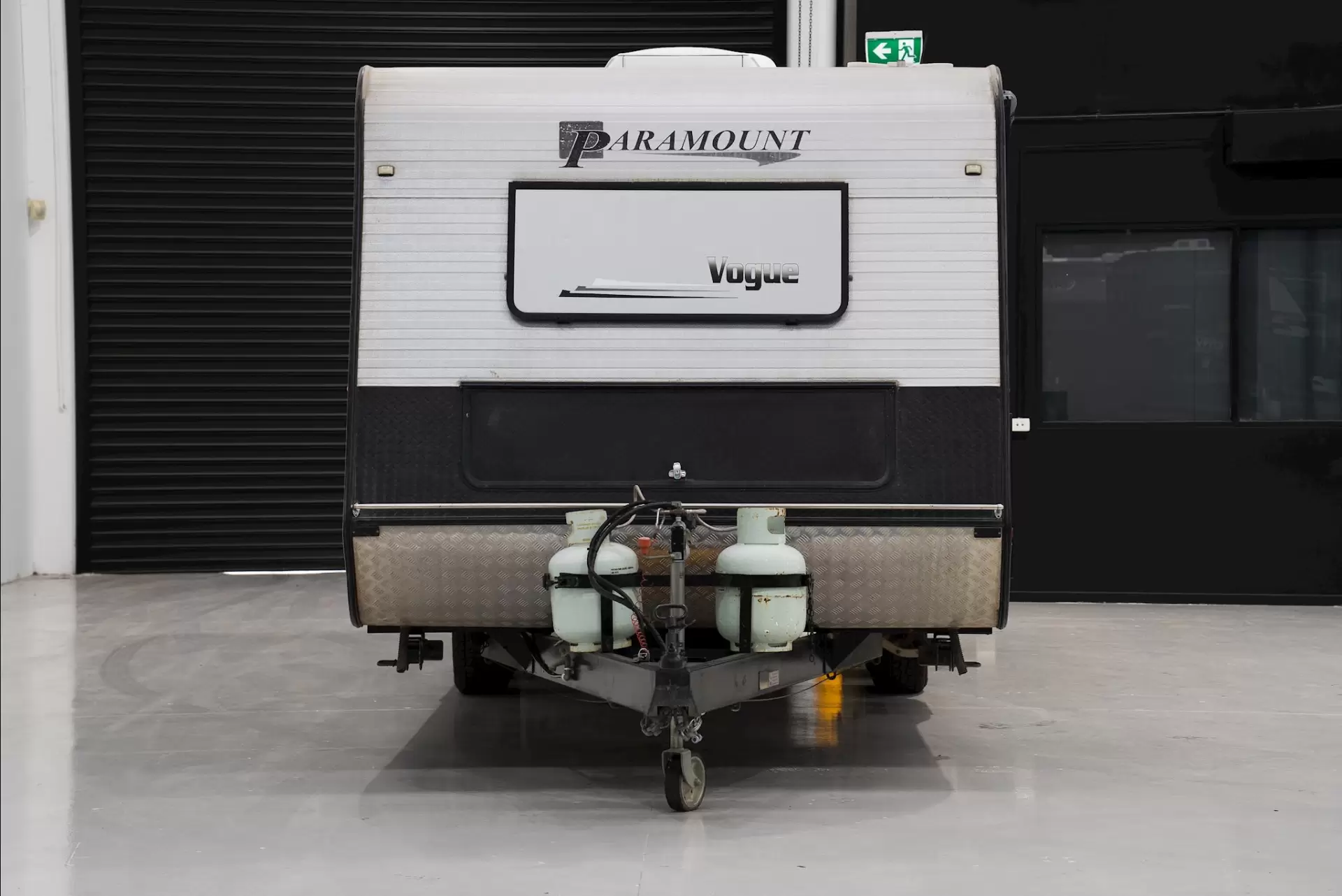 USED 2015 PARAMOUNT VOGUE