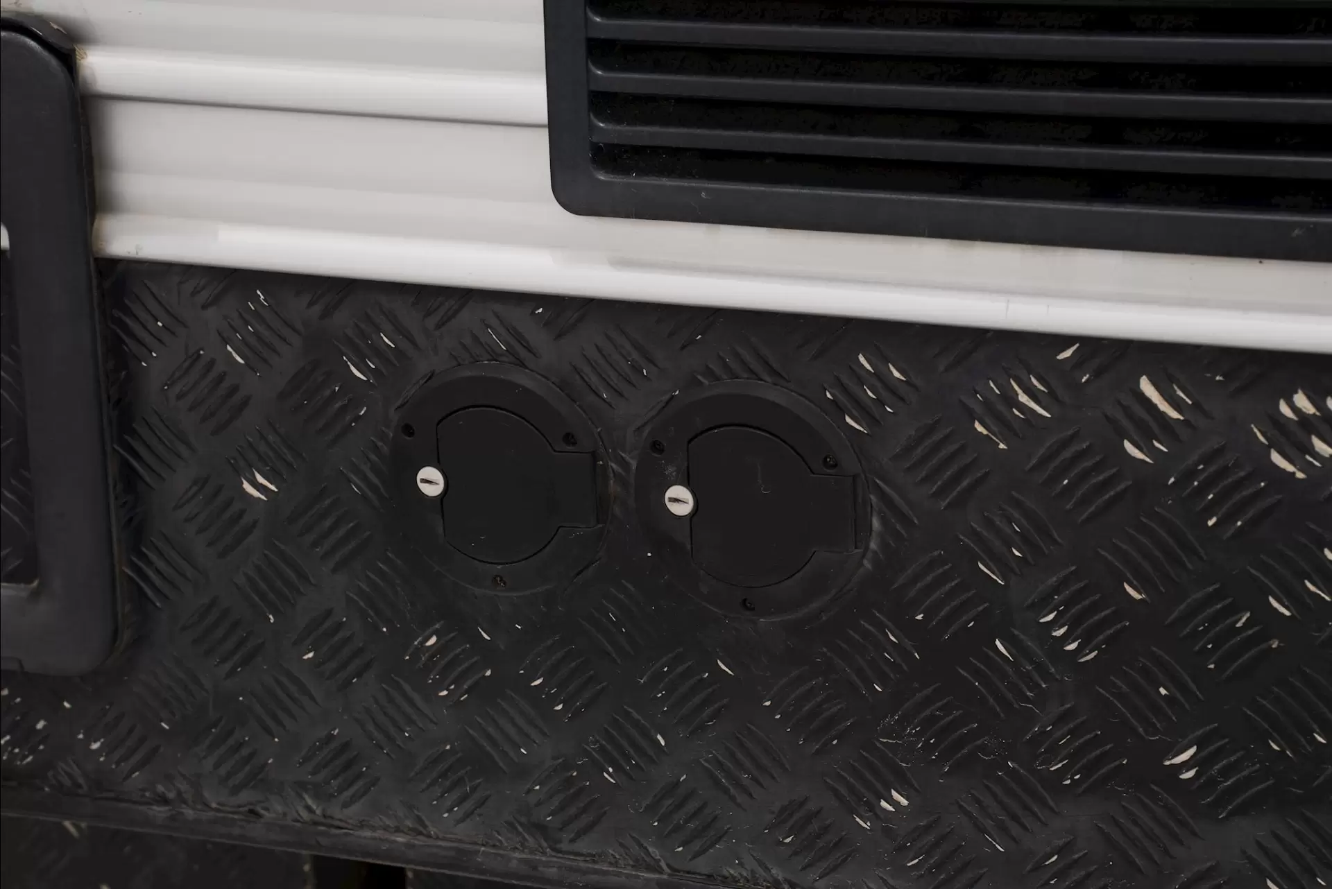 USED 2015 PARAMOUNT VOGUE