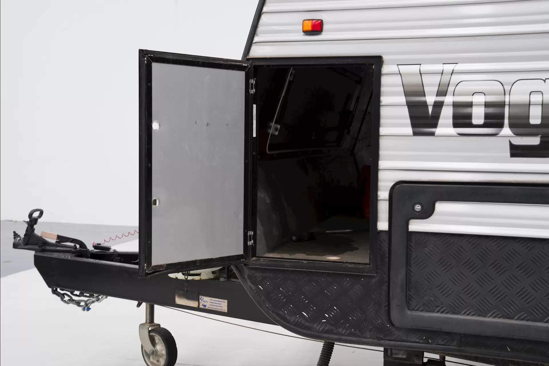 USED 2015 PARAMOUNT VOGUE