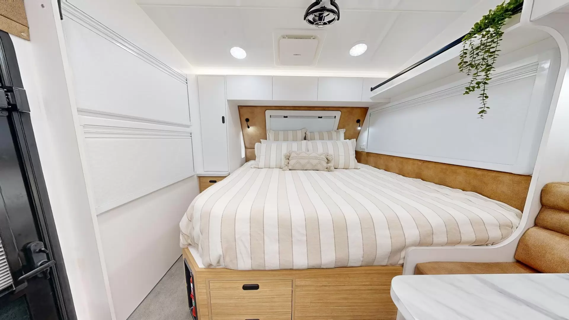 NEW 2026 OZVENTURE CARAVANS OV COMPOSITE
