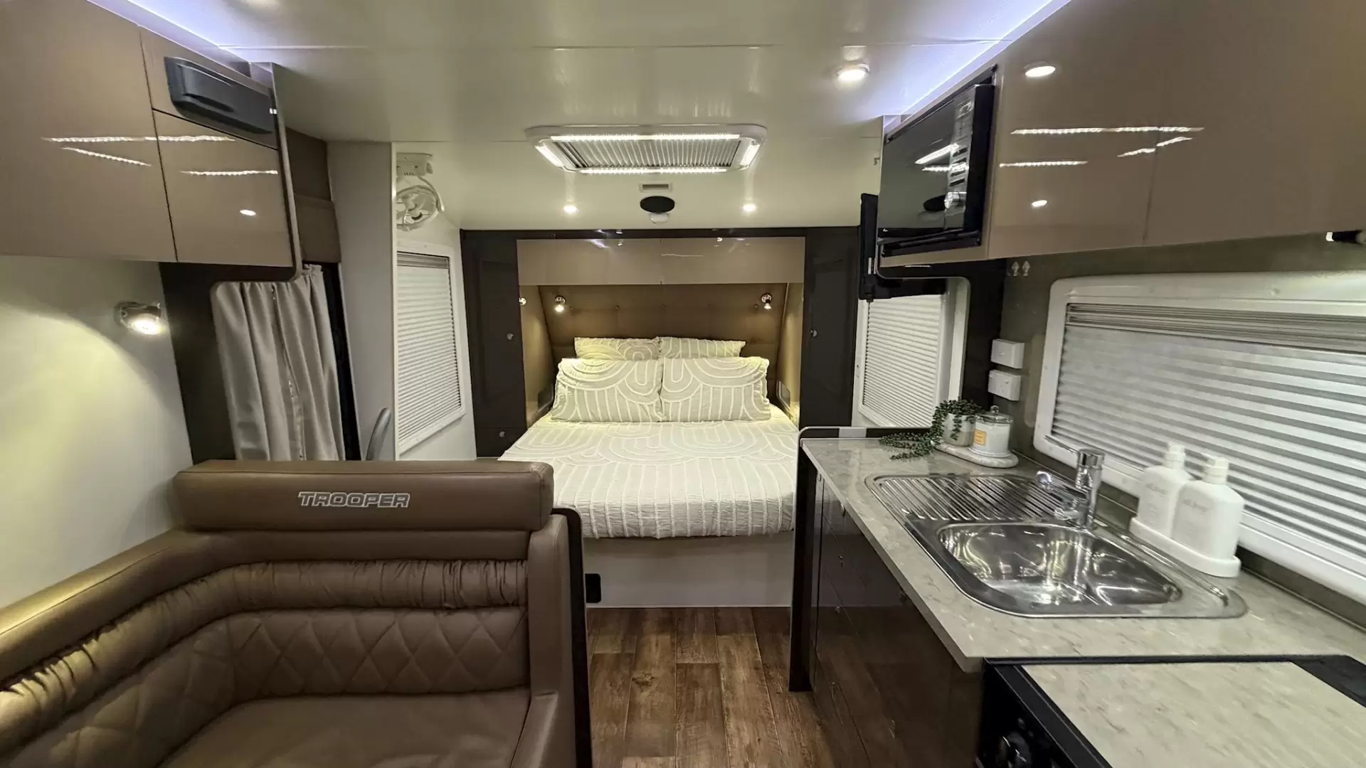 USED 2019 LOTUS CARAVANS TROOPER