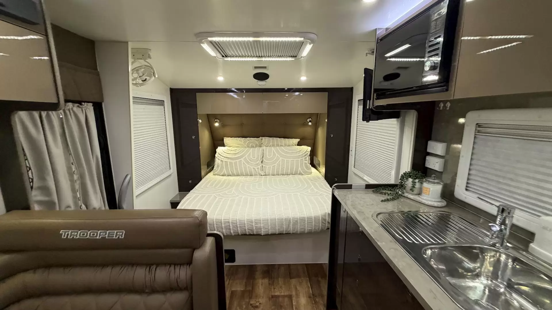 USED 2019 LOTUS CARAVANS TROOPER