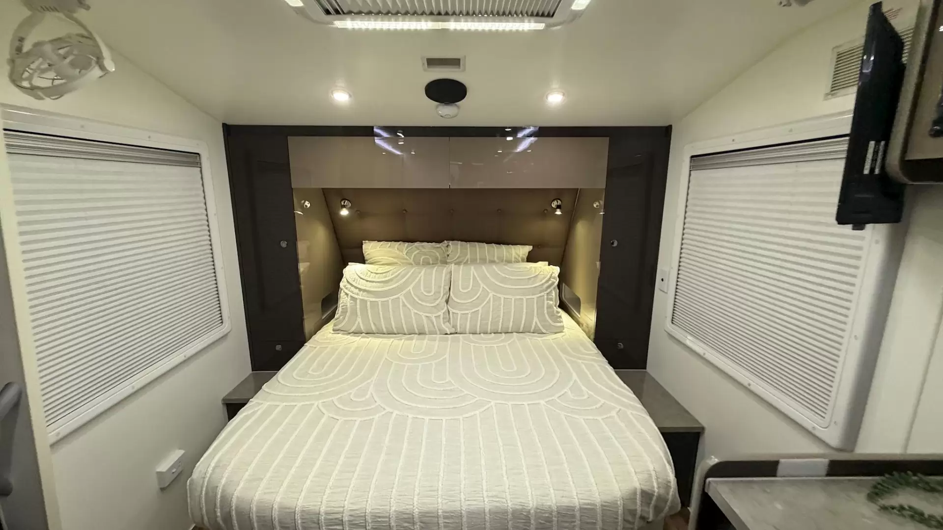 USED 2019 LOTUS CARAVANS TROOPER