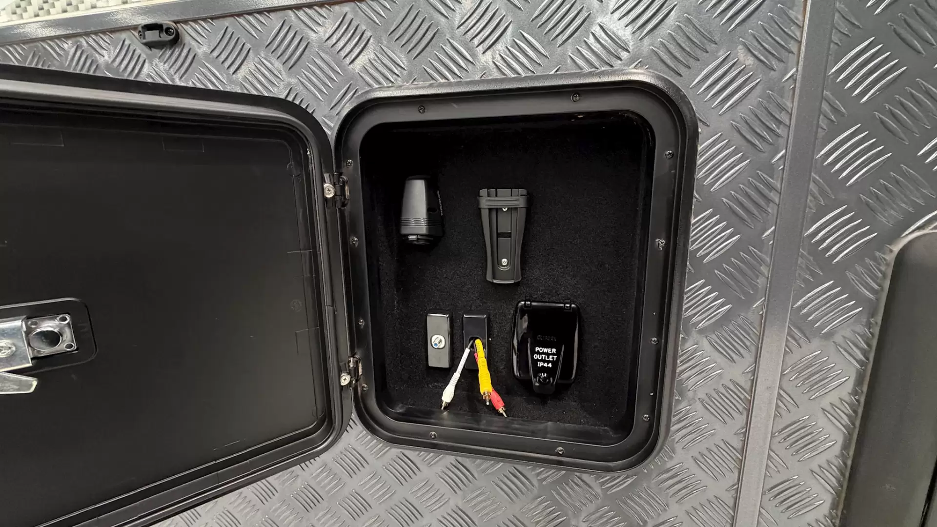 USED 2019 LOTUS CARAVANS TROOPER