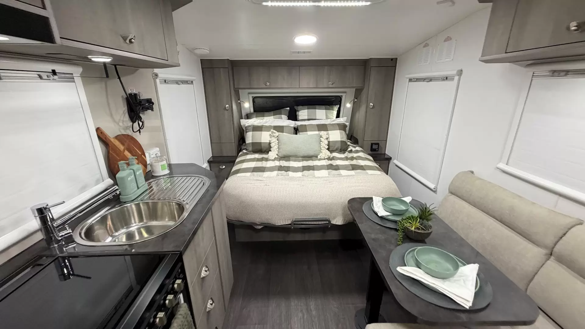 USED 2019 GOLDSTREAM AUSTRALIS SERIES