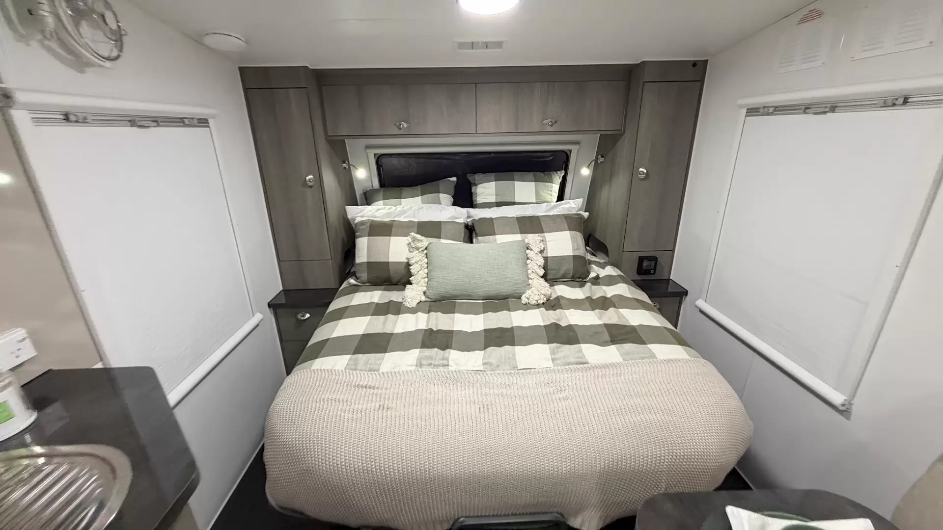 USED 2019 GOLDSTREAM AUSTRALIS SERIES