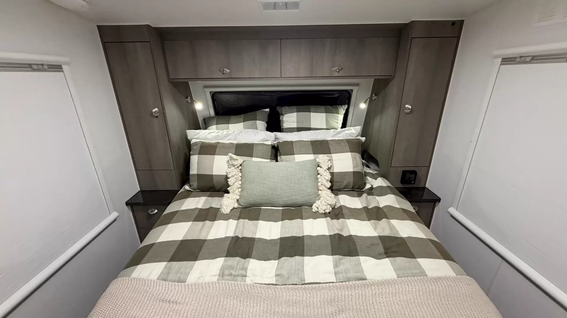 USED 2019 GOLDSTREAM AUSTRALIS SERIES