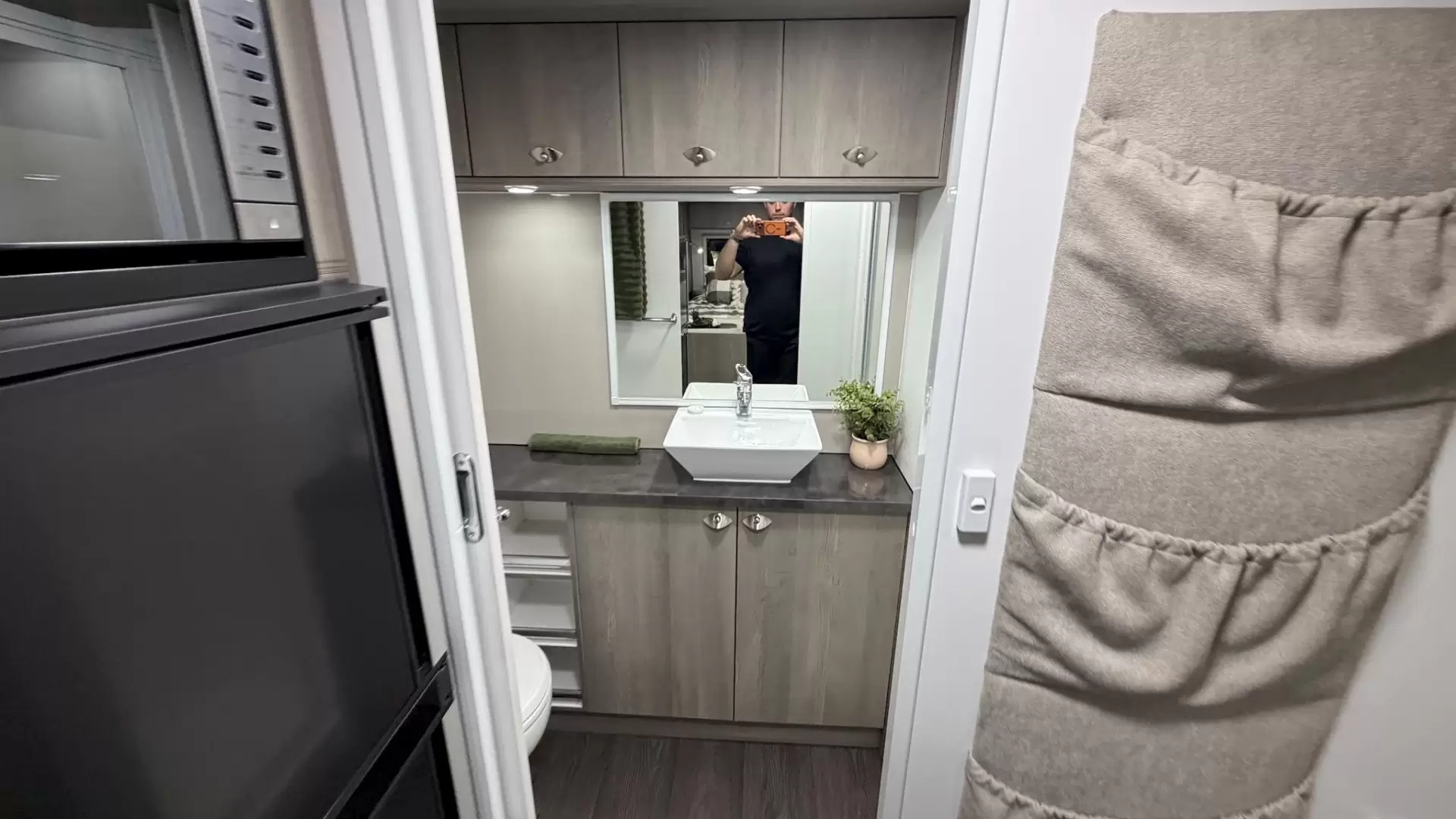USED 2019 GOLDSTREAM AUSTRALIS SERIES