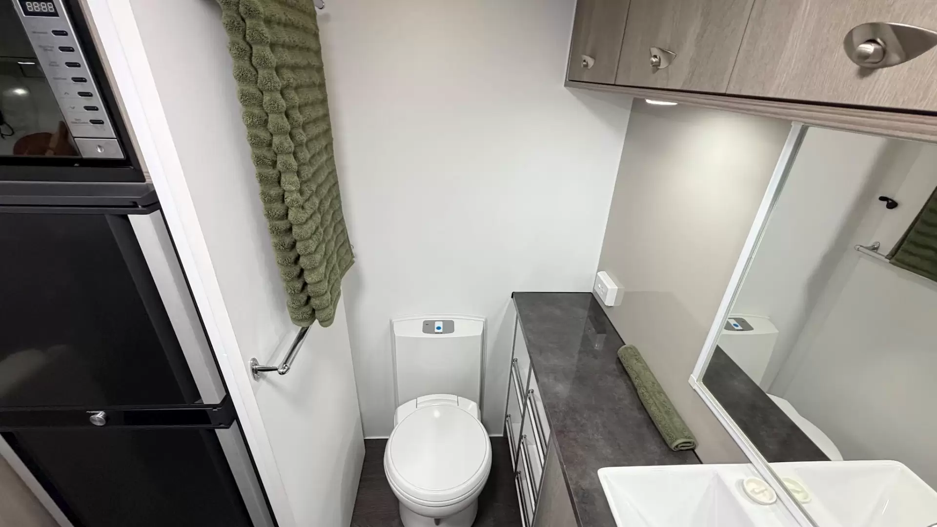 USED 2019 GOLDSTREAM AUSTRALIS SERIES