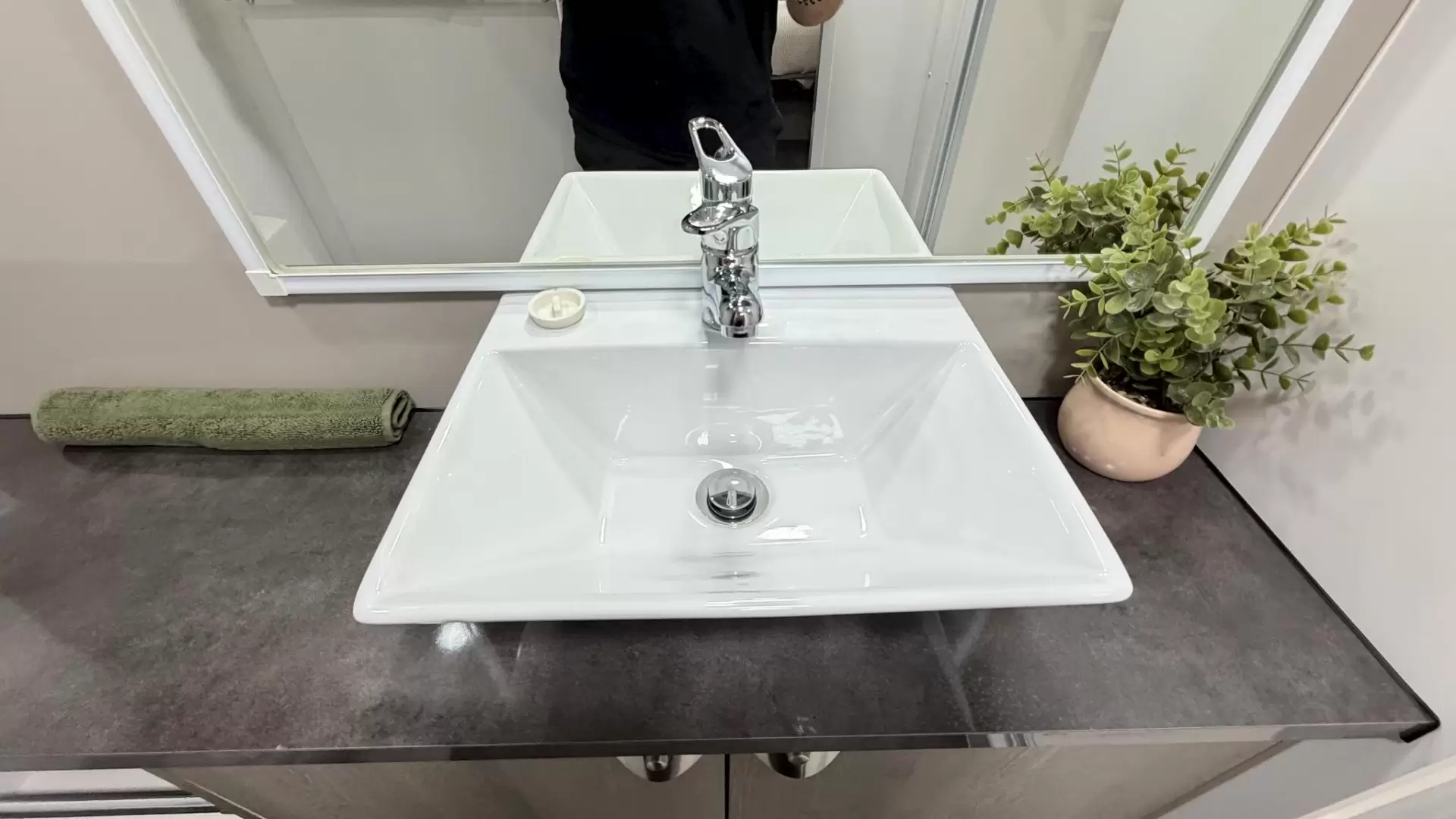 USED 2019 GOLDSTREAM AUSTRALIS SERIES