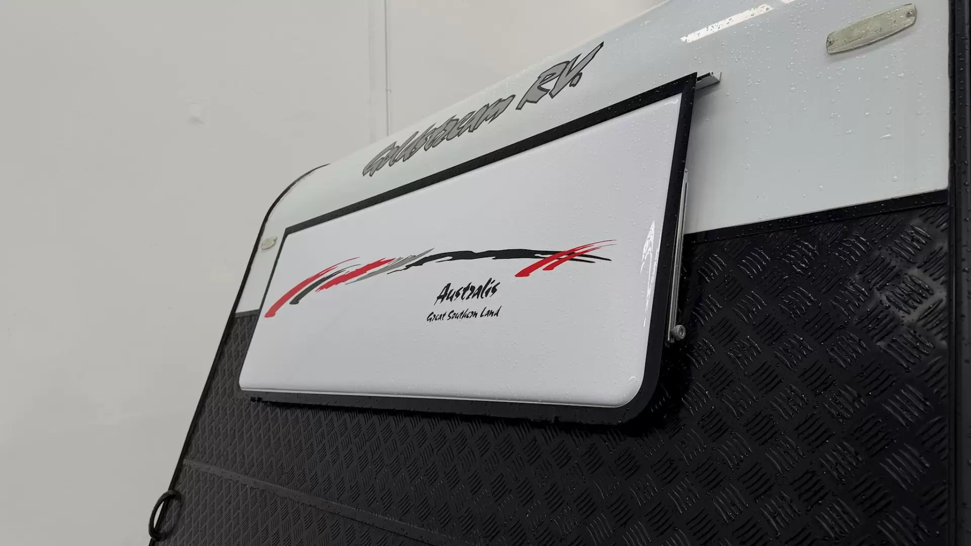 USED 2019 GOLDSTREAM AUSTRALIS SERIES