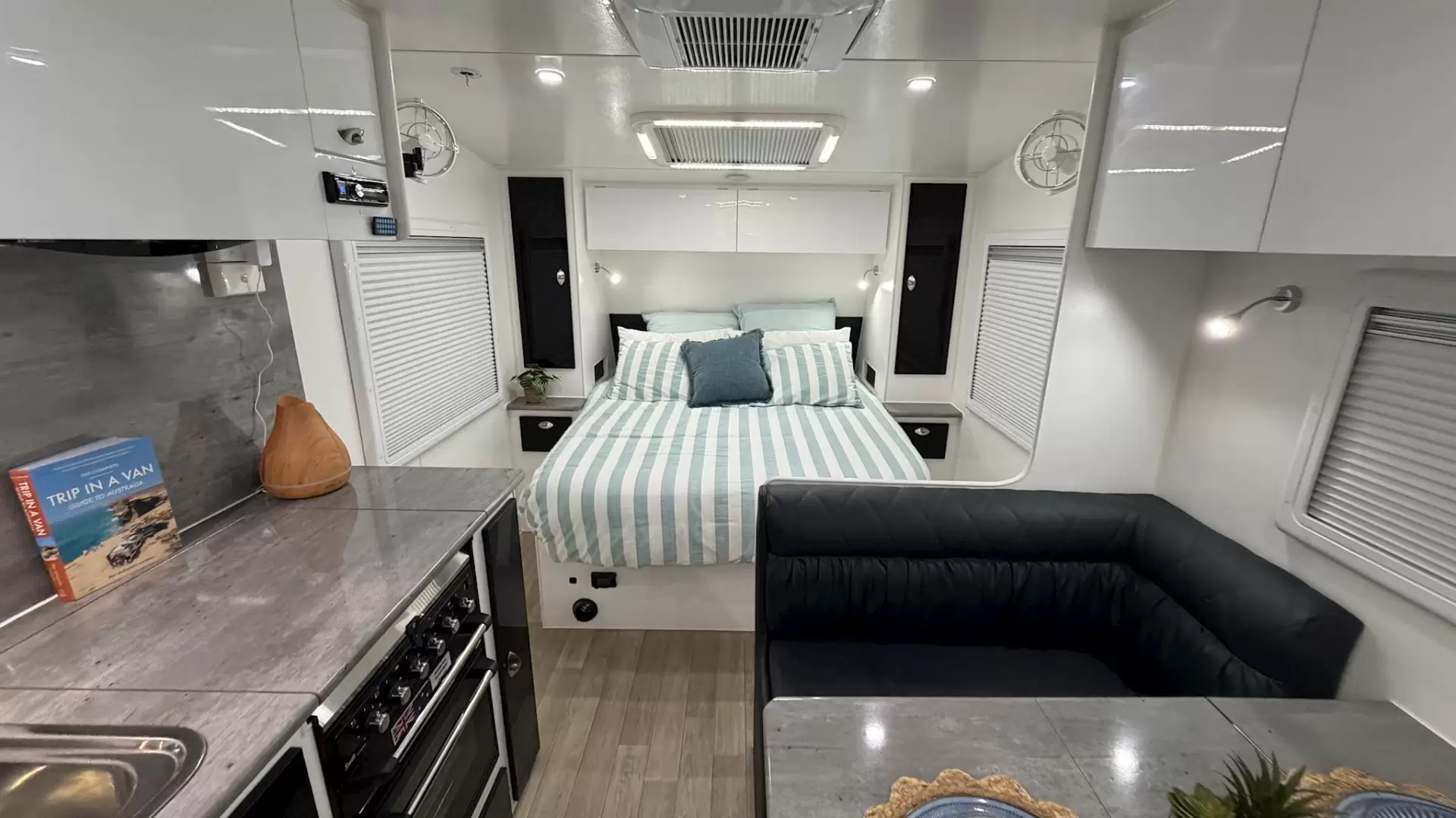USED 2022 VILLA CARAVANS ESCAPE SE