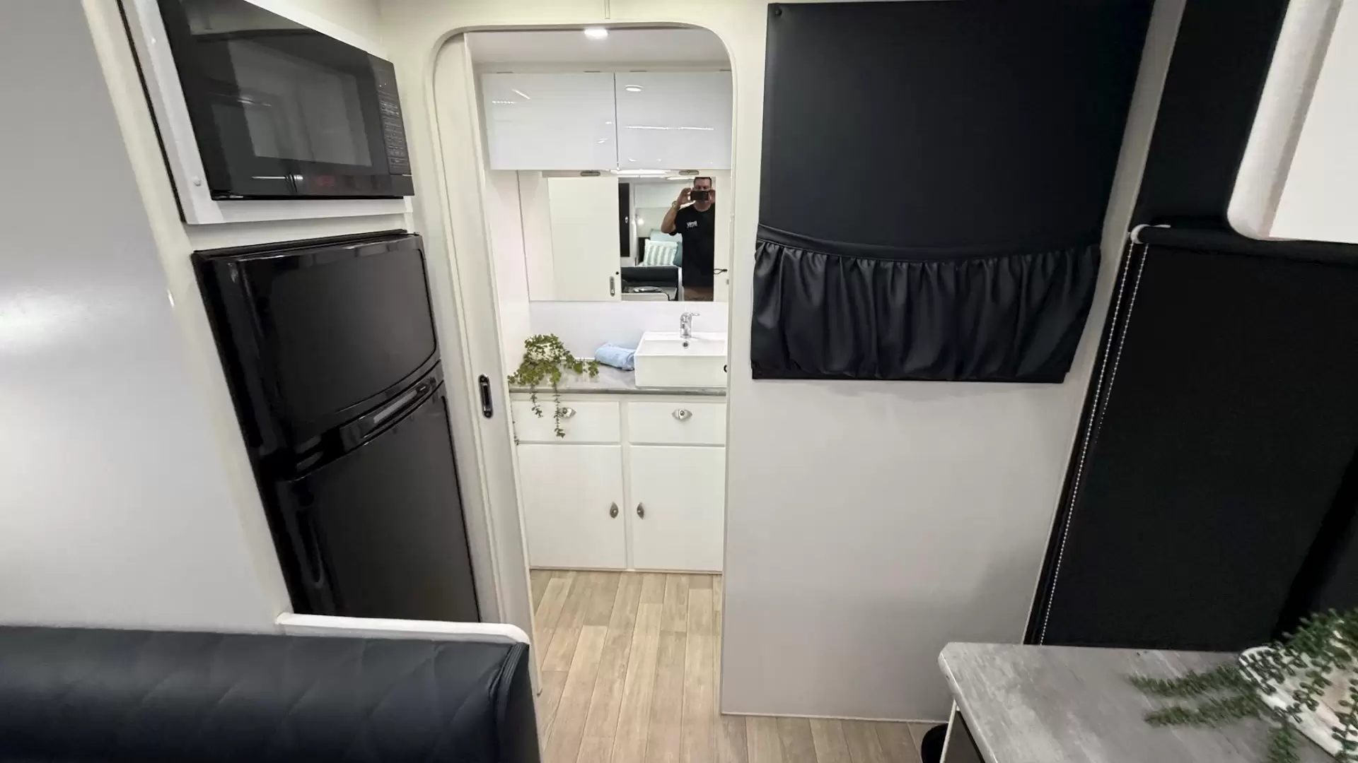 USED 2022 VILLA CARAVANS ESCAPE SE