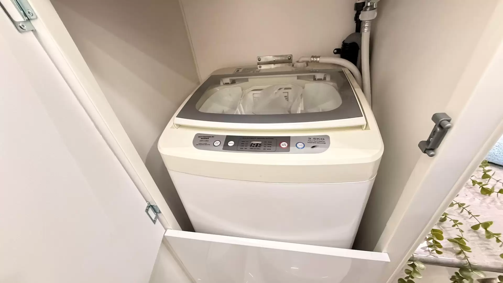 USED 2022 VILLA CARAVANS ESCAPE SE