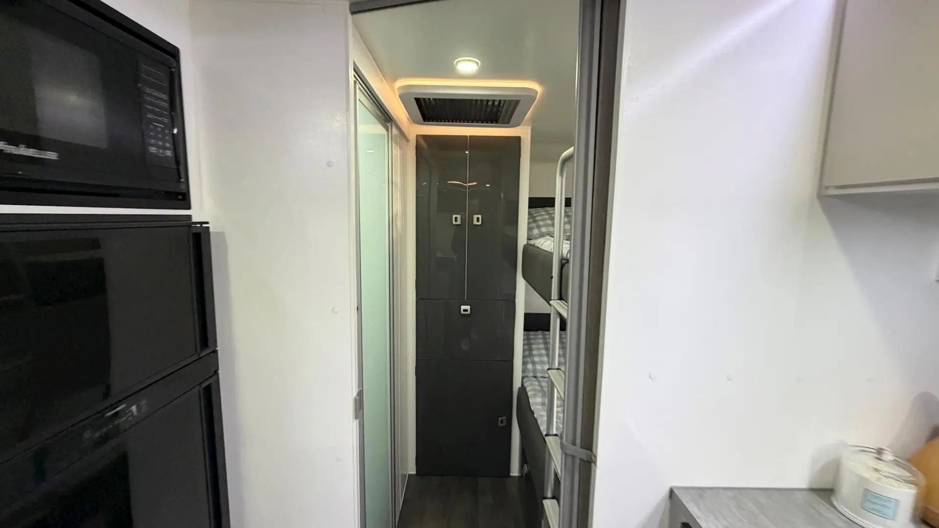 USED 2024 DESIGN RV FORERUNNER