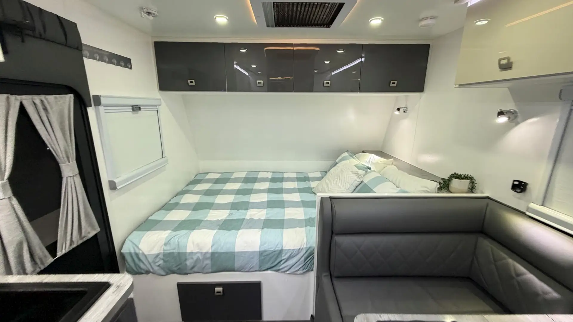 USED 2024 DESIGN RV FORERUNNER