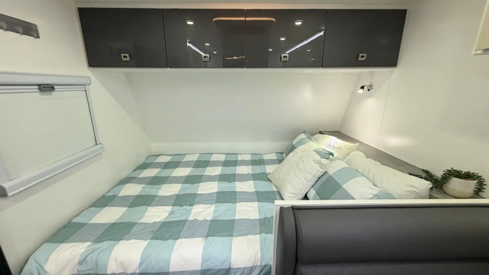 USED 2024 DESIGN RV FORERUNNER