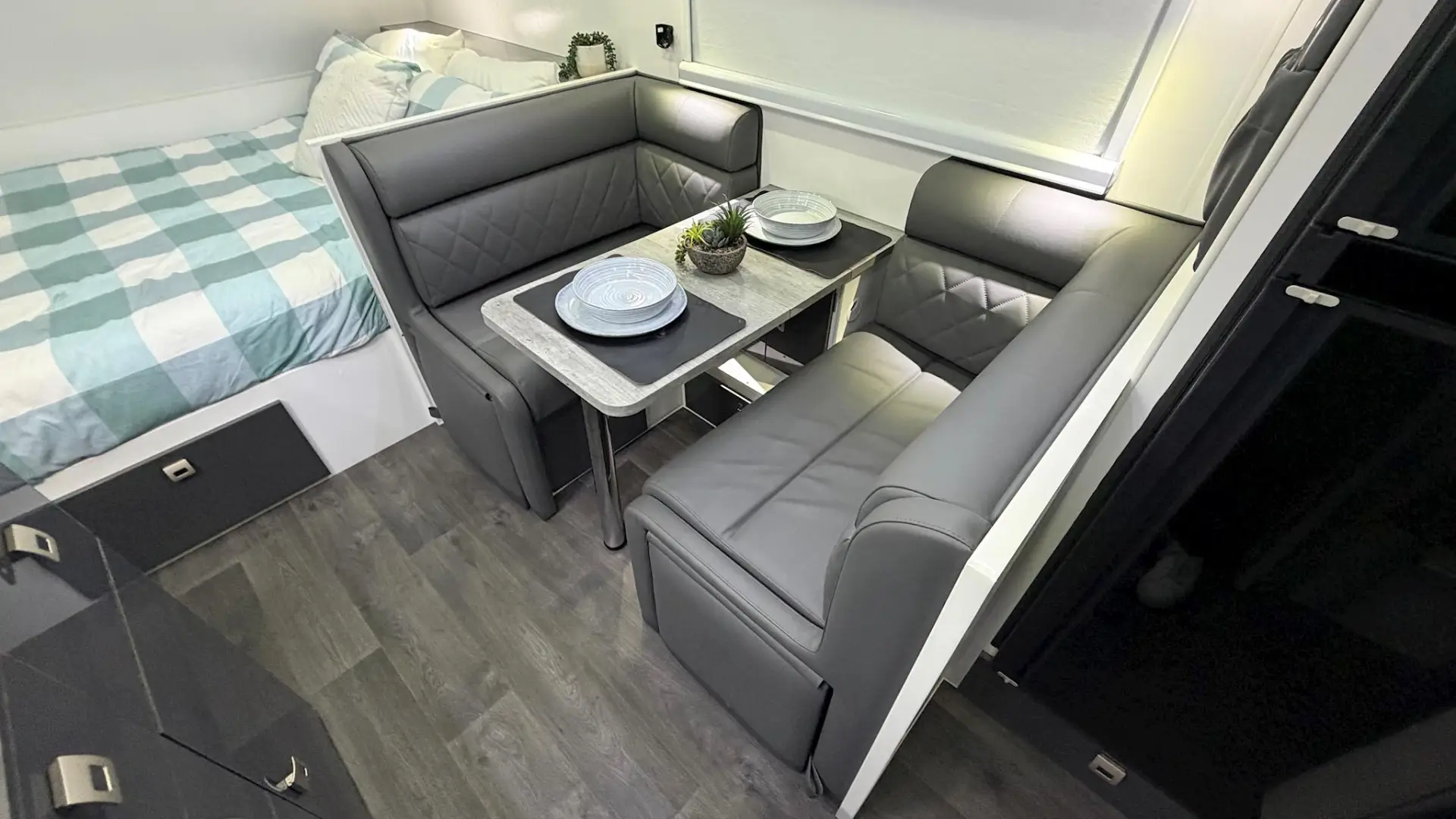 USED 2024 DESIGN RV FORERUNNER