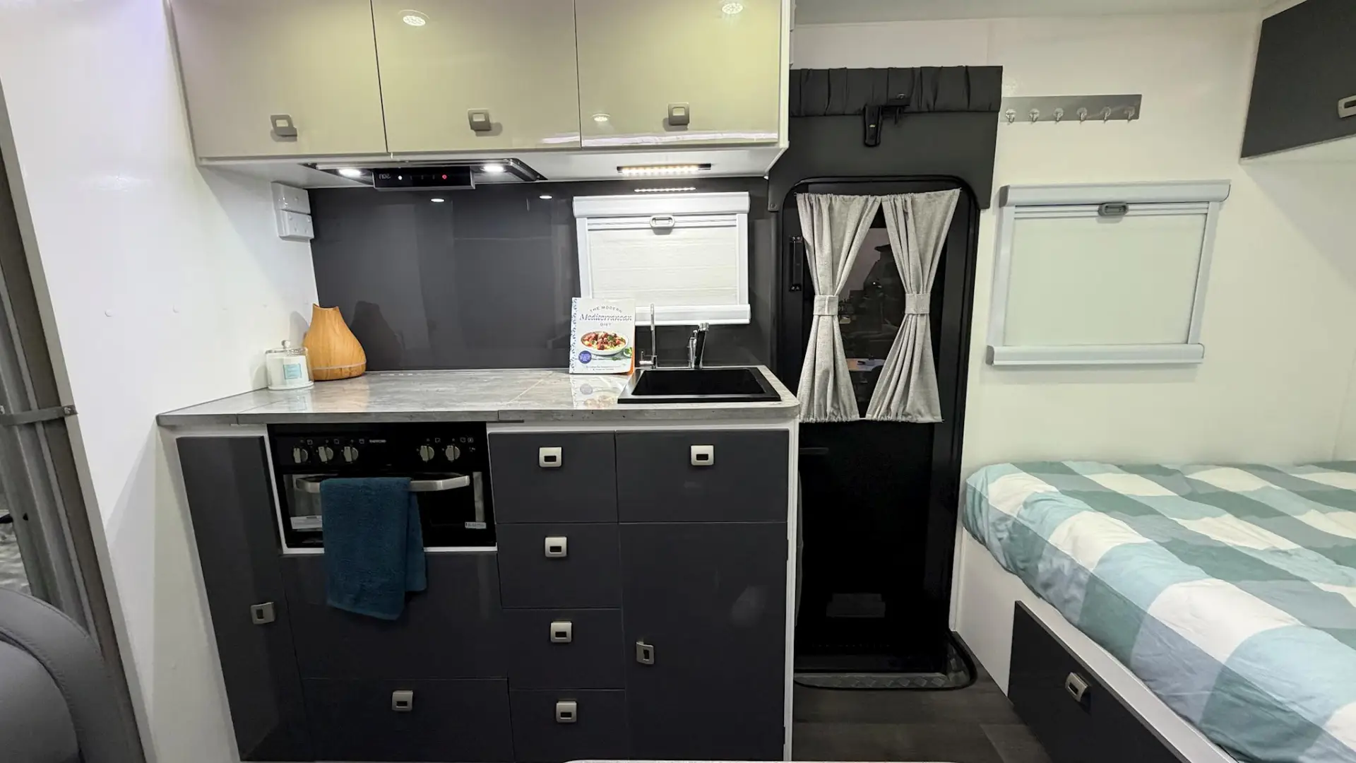 USED 2024 DESIGN RV FORERUNNER