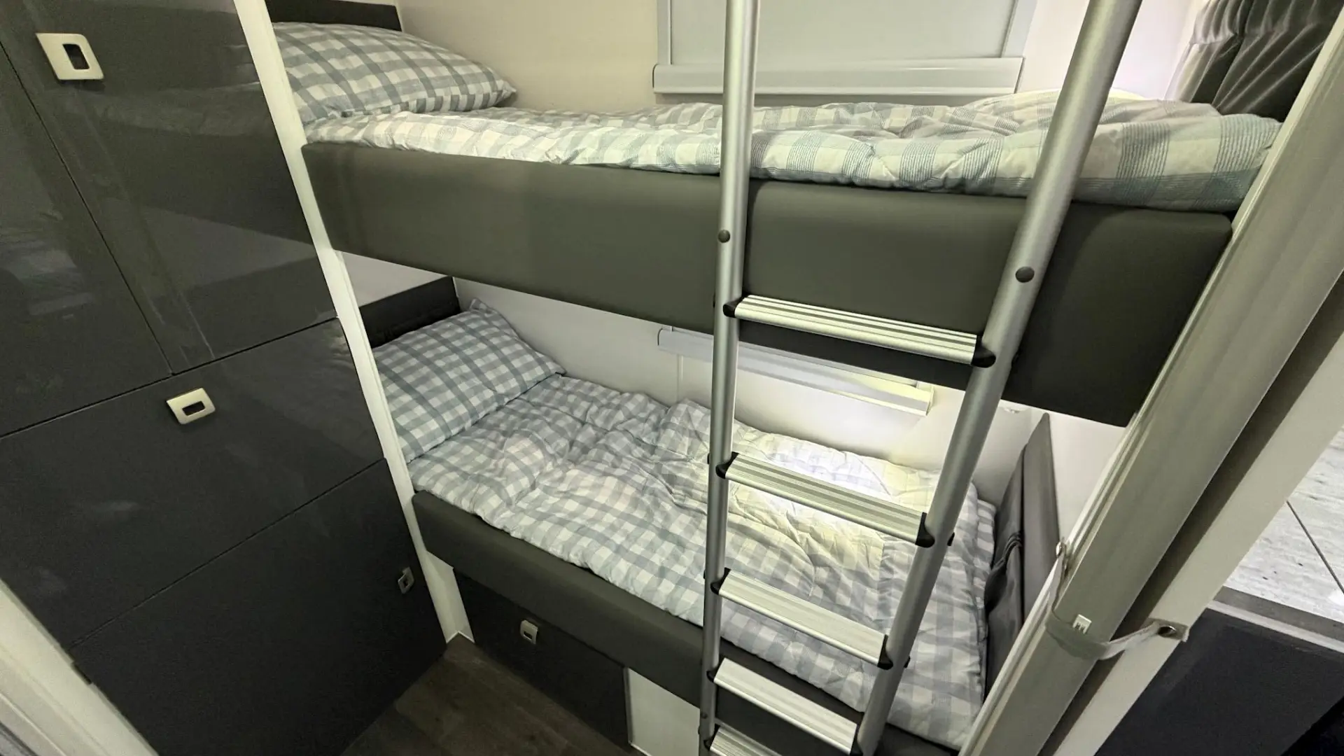 USED 2024 DESIGN RV FORERUNNER