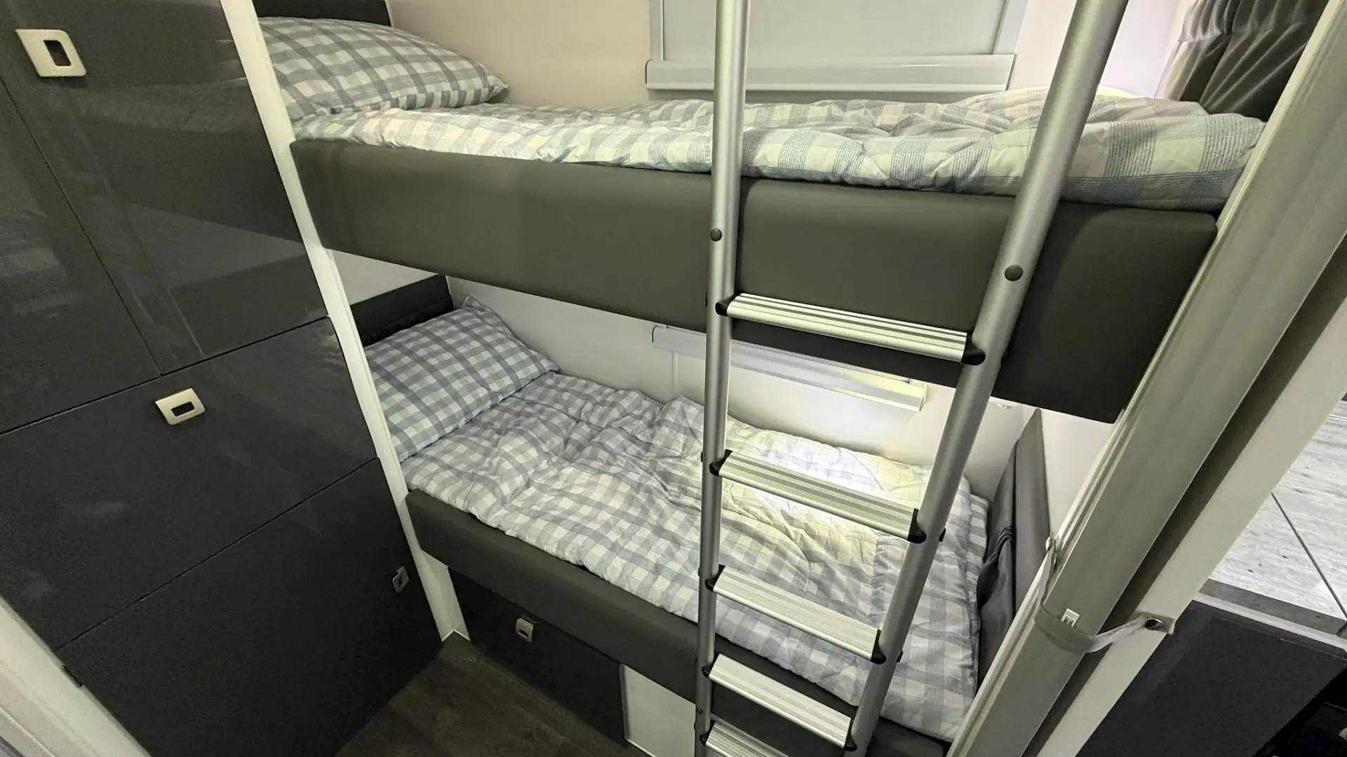 USED 2024 DESIGN RV FORERUNNER