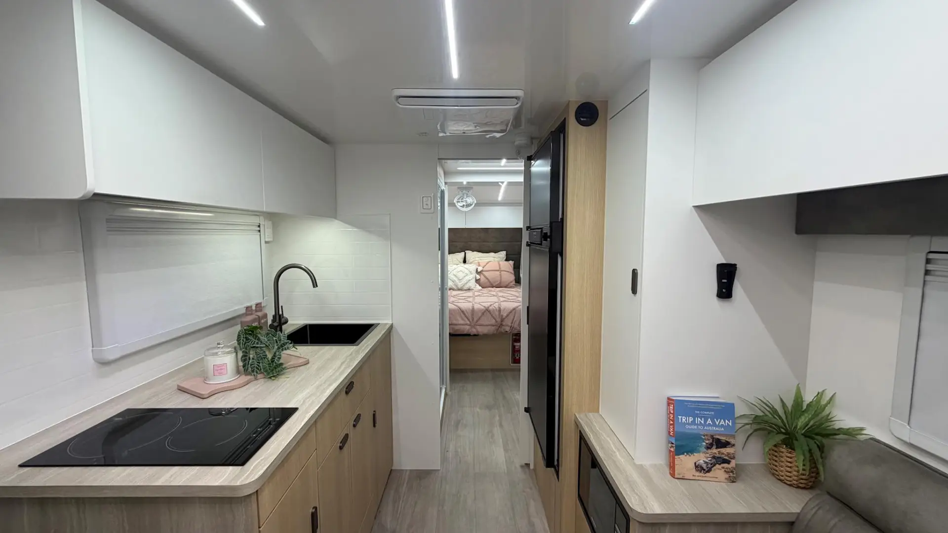 NEW 2026 VACATIONER CARAVANS WRAITH