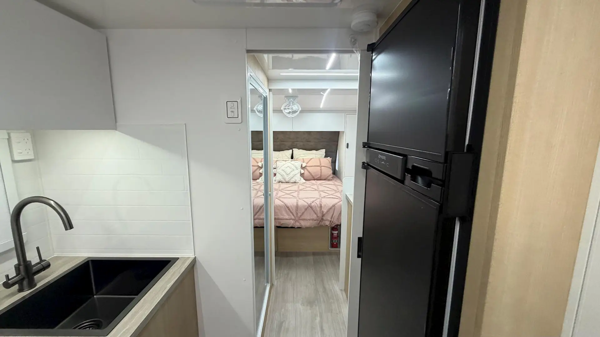 NEW 2026 VACATIONER CARAVANS WRAITH
