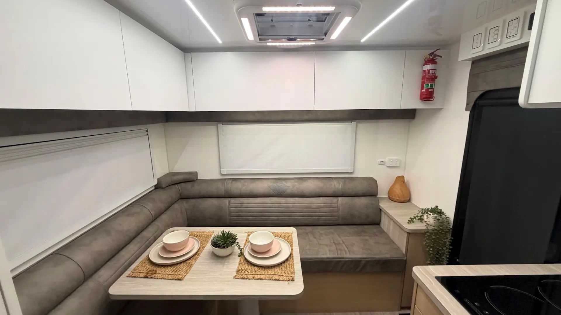 NEW 2026 VACATIONER CARAVANS WRAITH