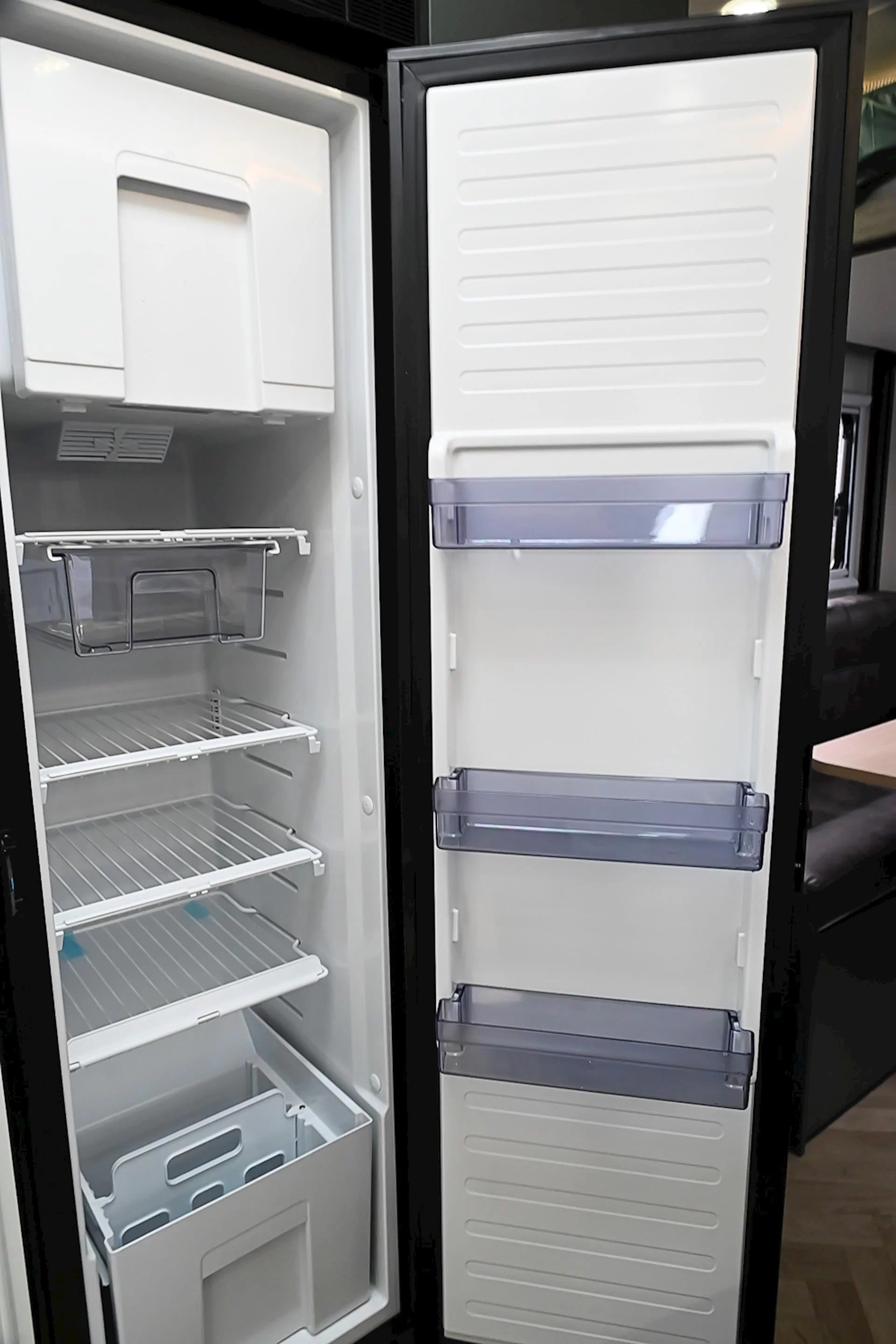 NEW 2025 ROYAL FLAIR RAZOR XT 16'6-2 caravan