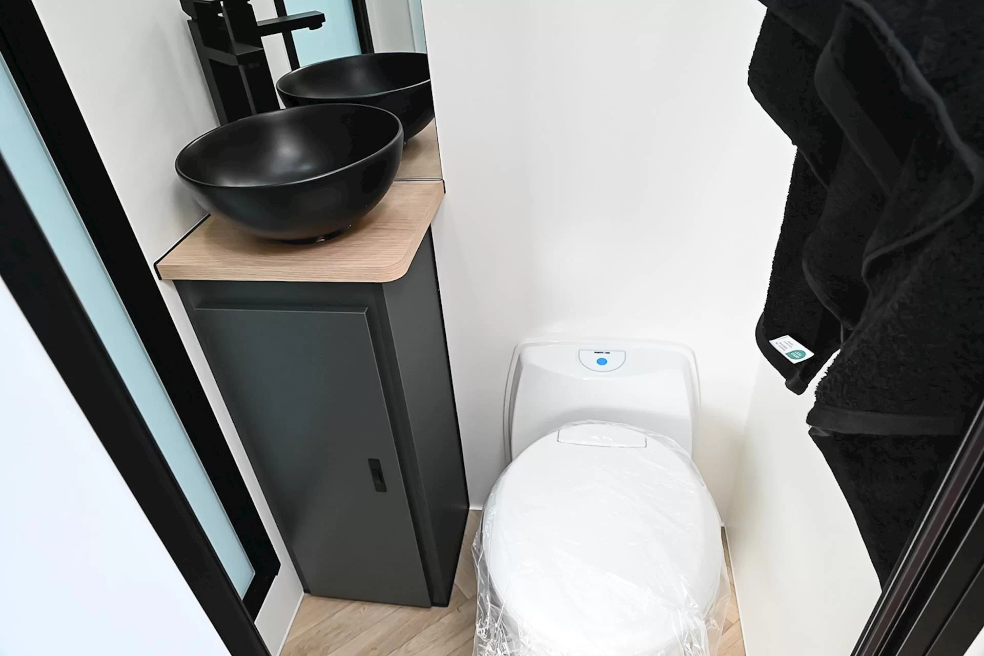 NEW 2025 ROYAL FLAIR RAZOR XT 16'6-2 caravan