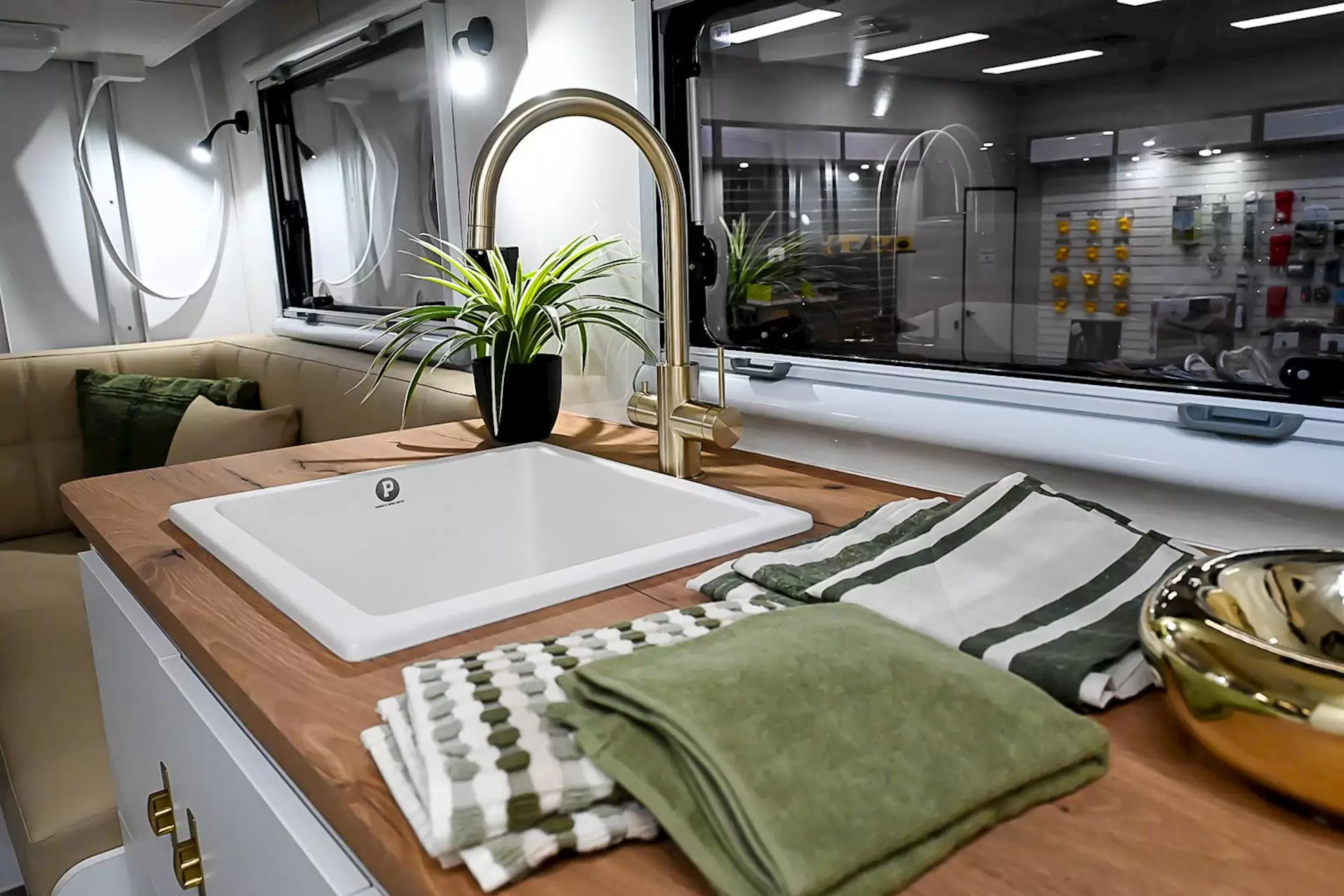 NEW 2025 ROYAL FLAIR PIAZZA 16'6-1