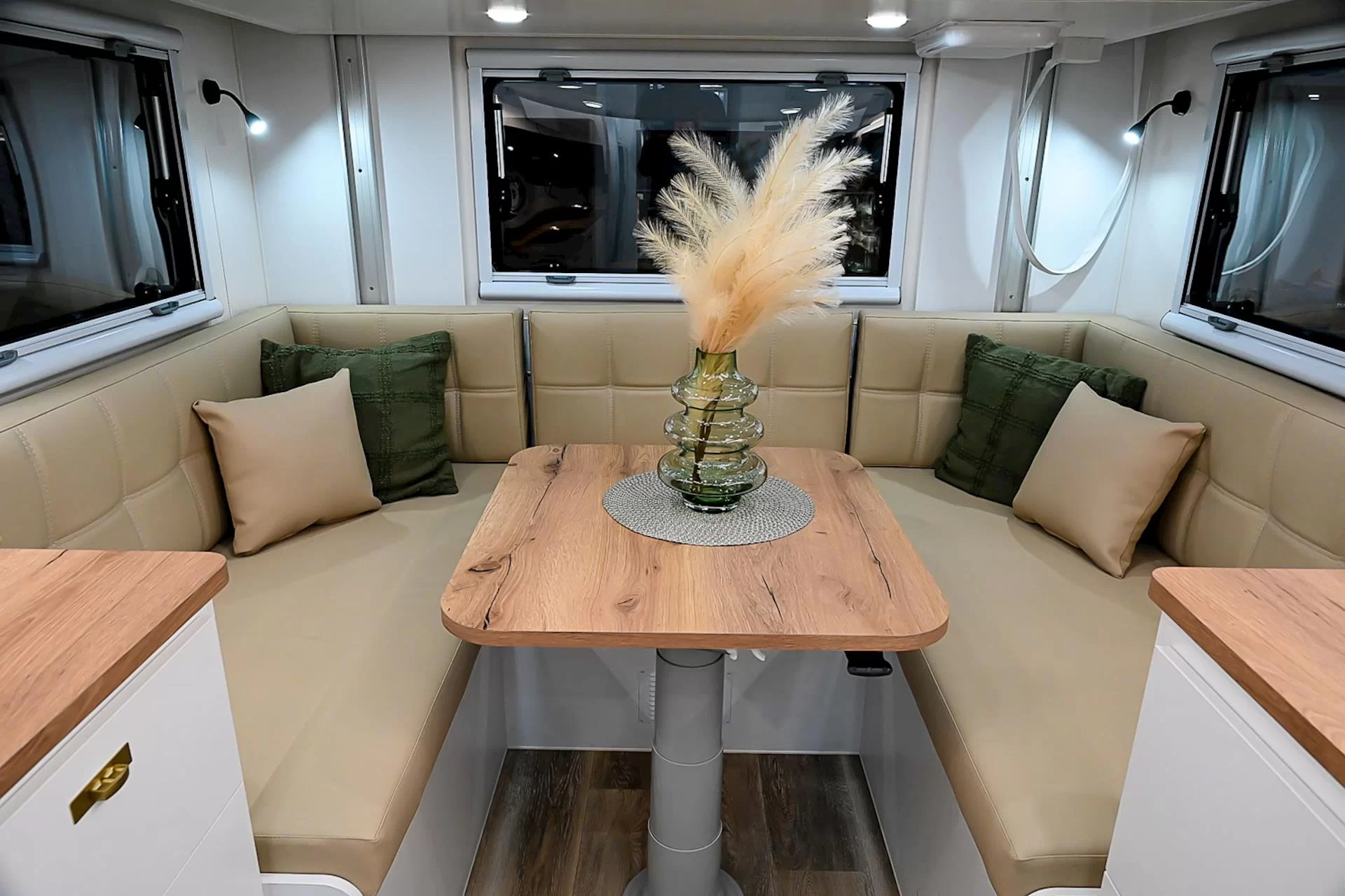 NEW 2025 ROYAL FLAIR PIAZZA 16'6-1 caravan