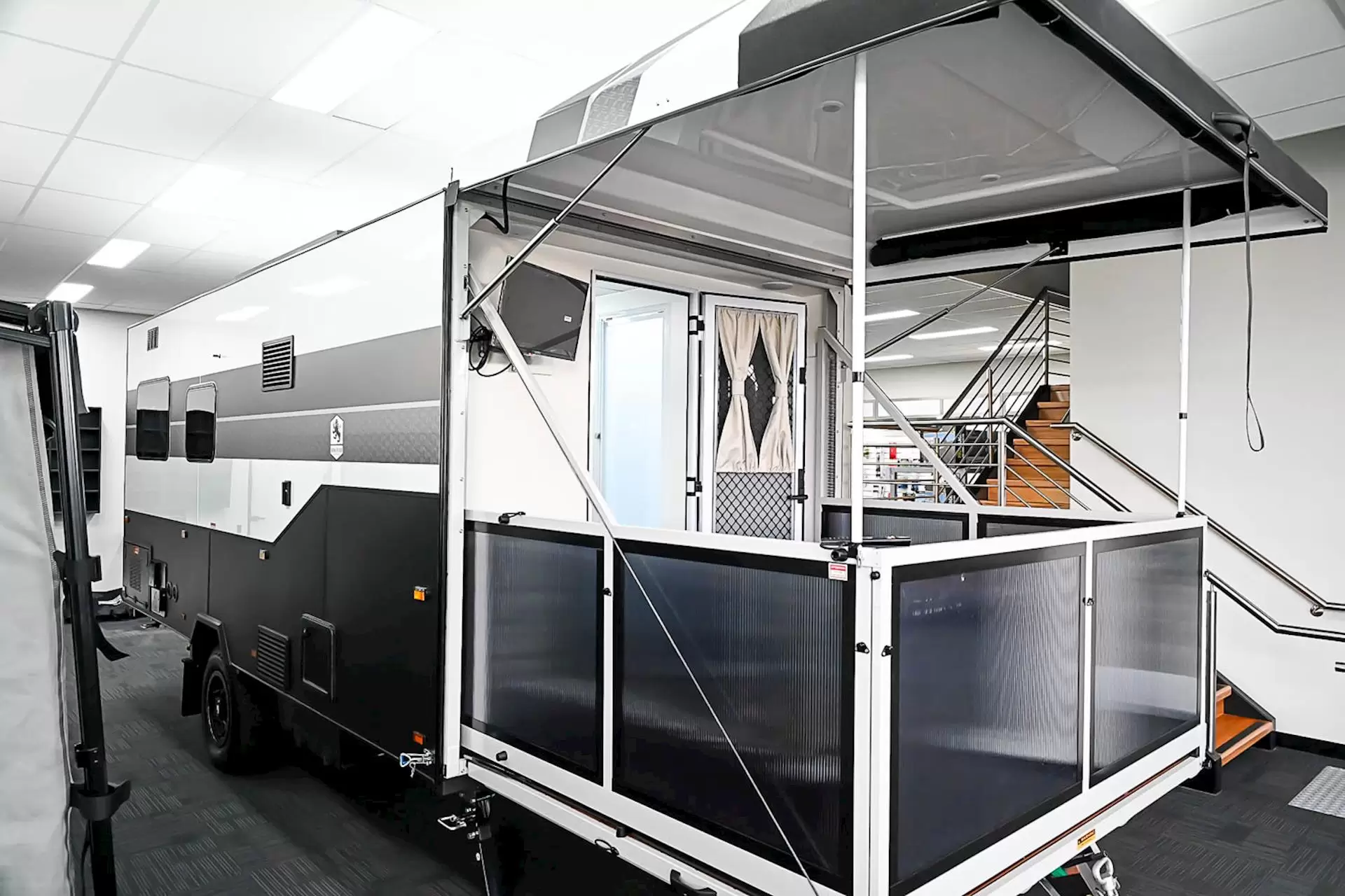 NEW 2025 ROYAL FLAIR PIAZZA 16'6-1